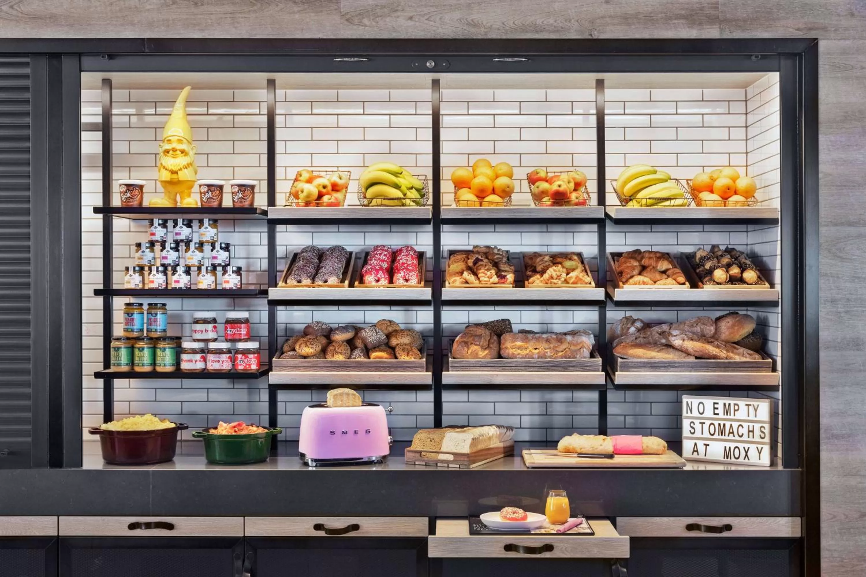 Breakfast in Moxy Bergen