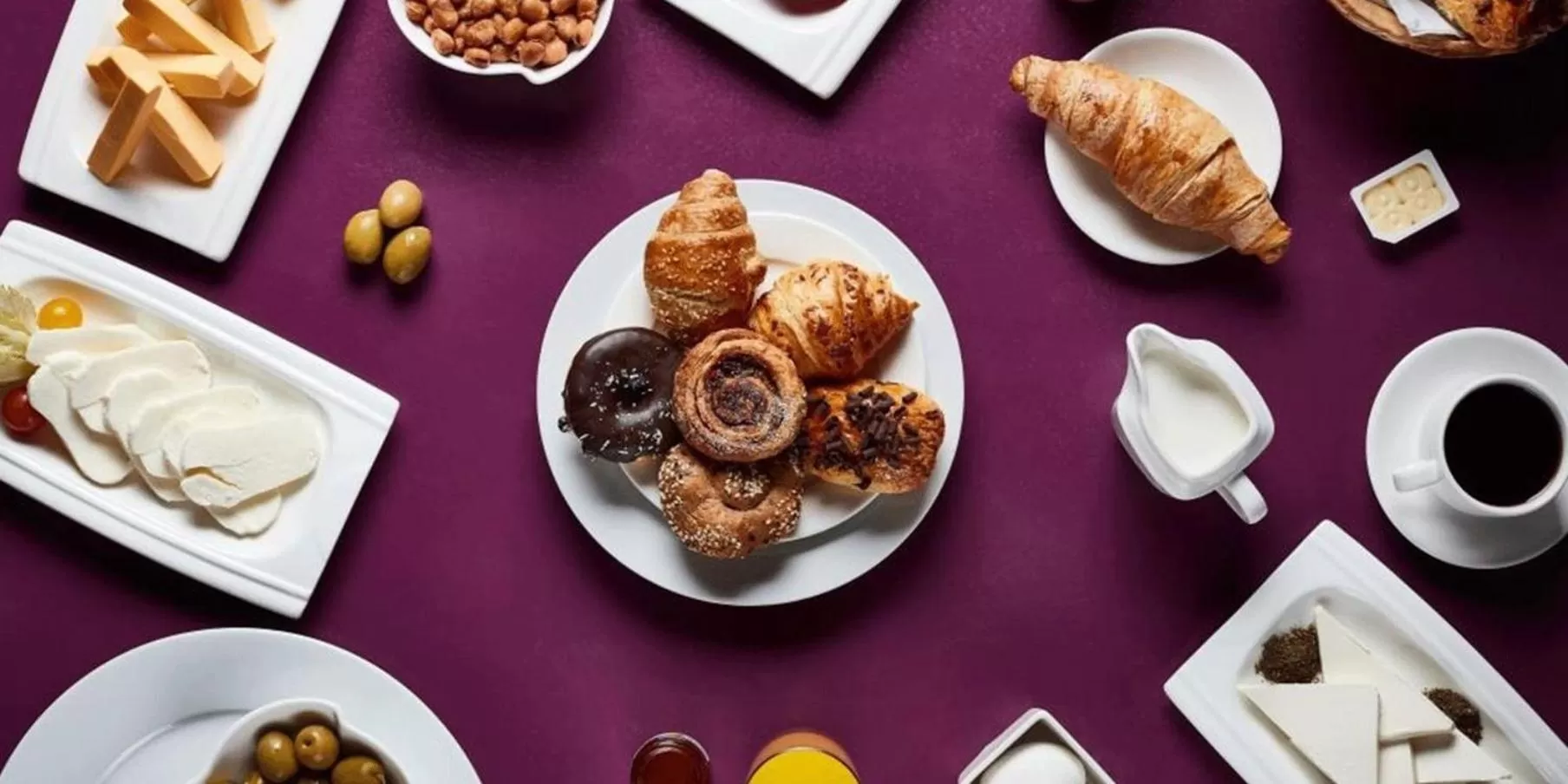 Restaurant/places to eat in Crowne Plaza Riyadh Palace by IHG