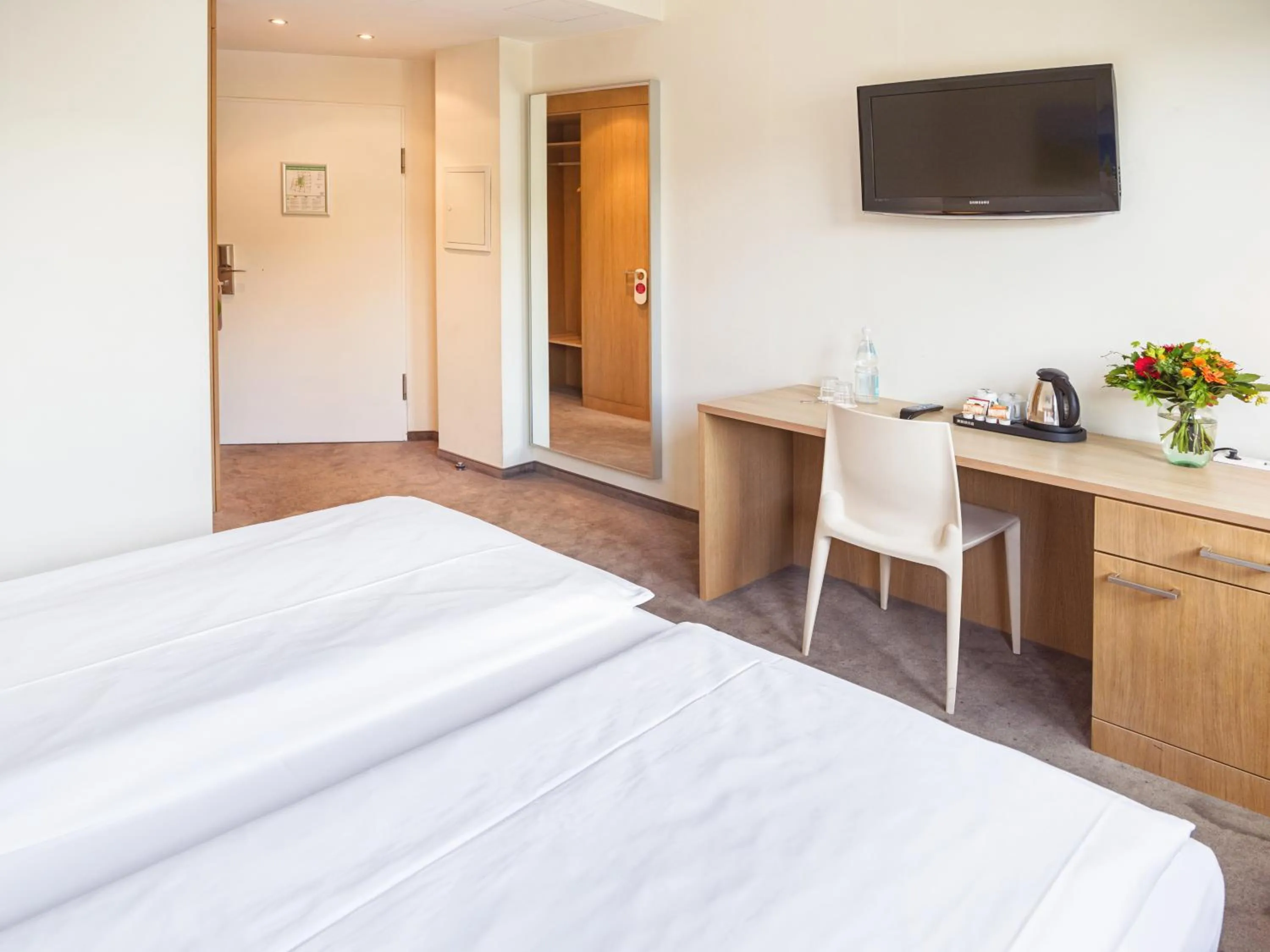 Bed in Hotel Berlin Mitte by Campanile