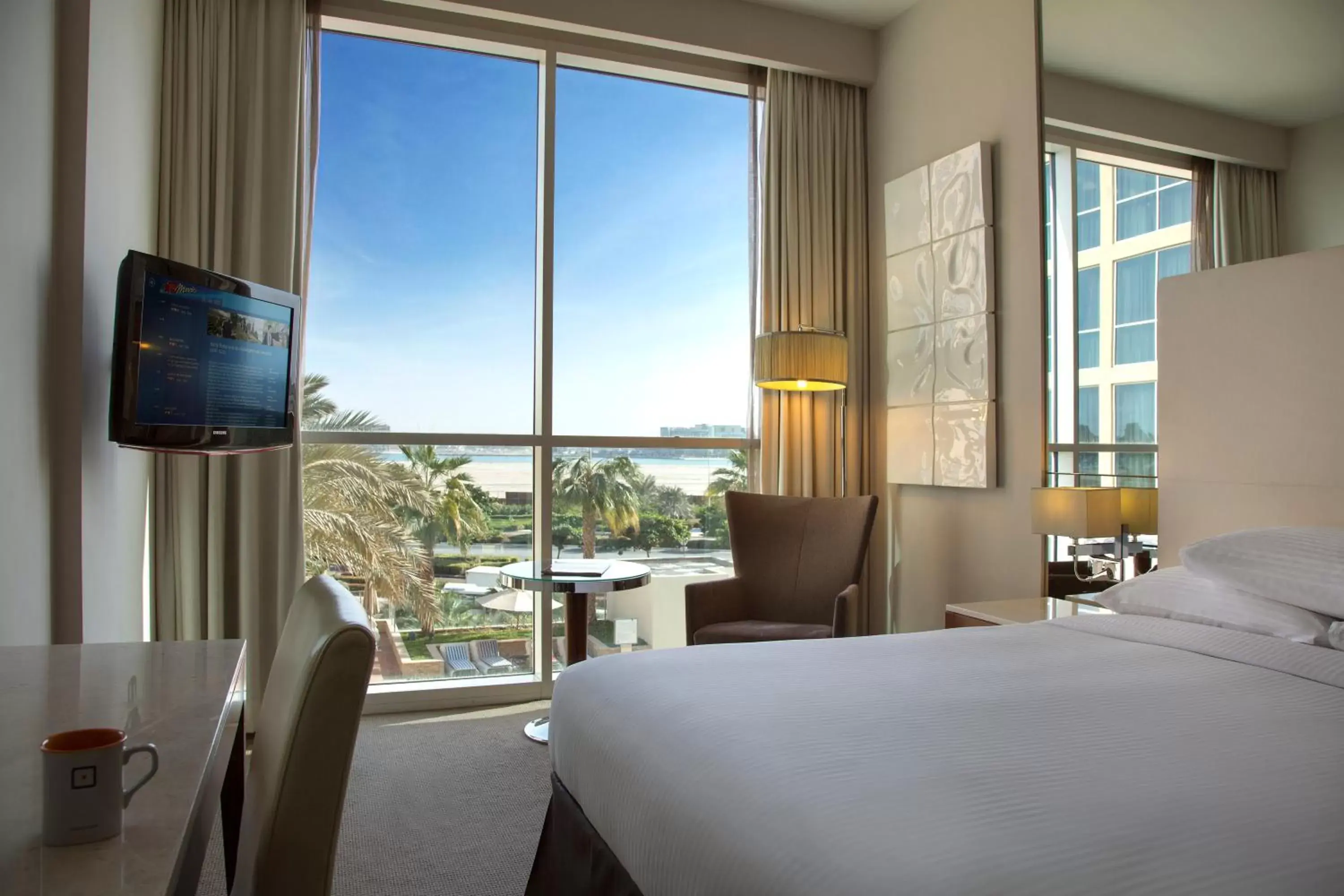 Centro Room – Queen Bed with Free Beach Access in Yas Plaza Circuit by IHG Centro Room – Queen Bed with Free Beach Access in Yas Plaza Circuit by IHG