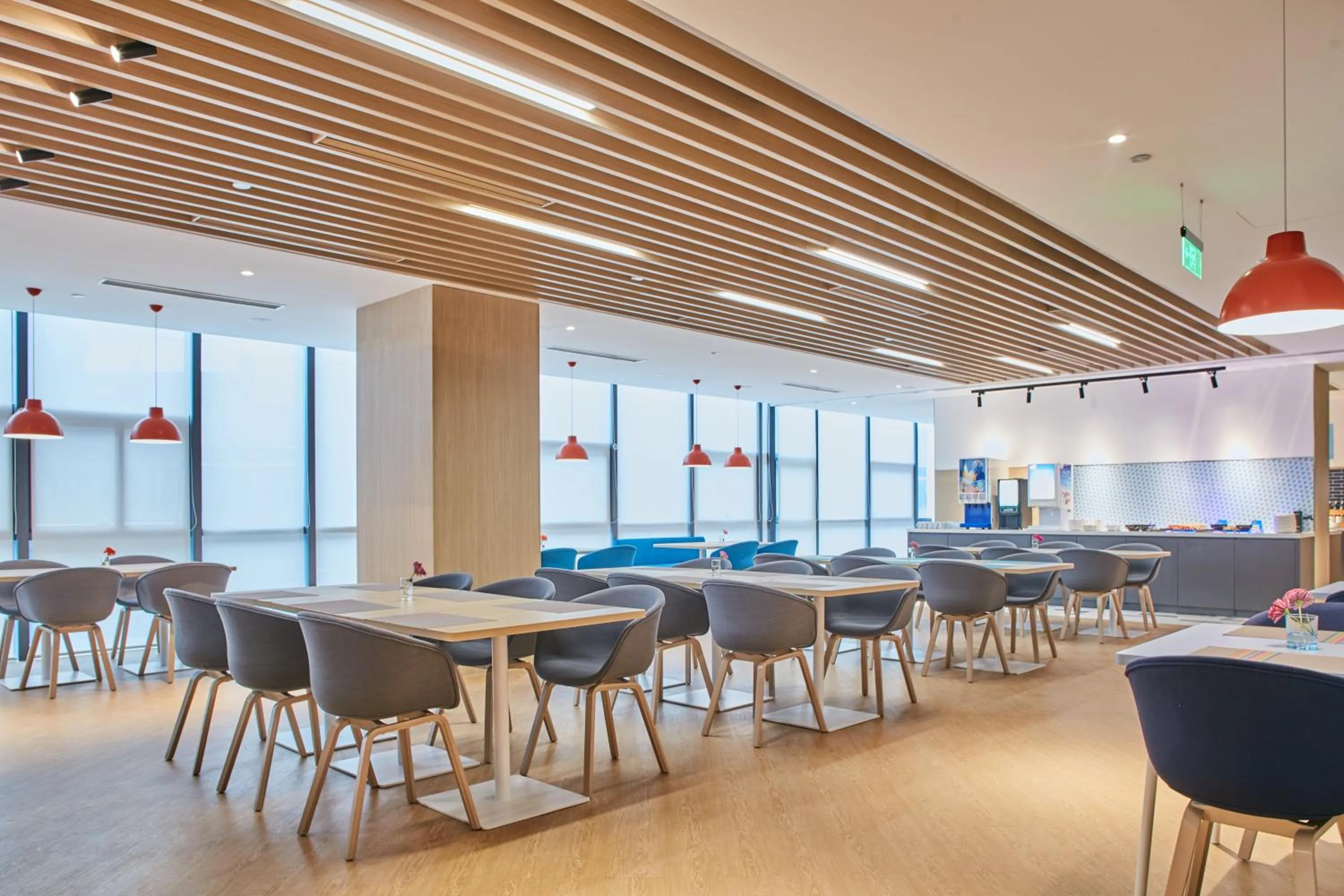 Breakfast in Holiday Inn Express Hangzhou Jiuzhou by IHG