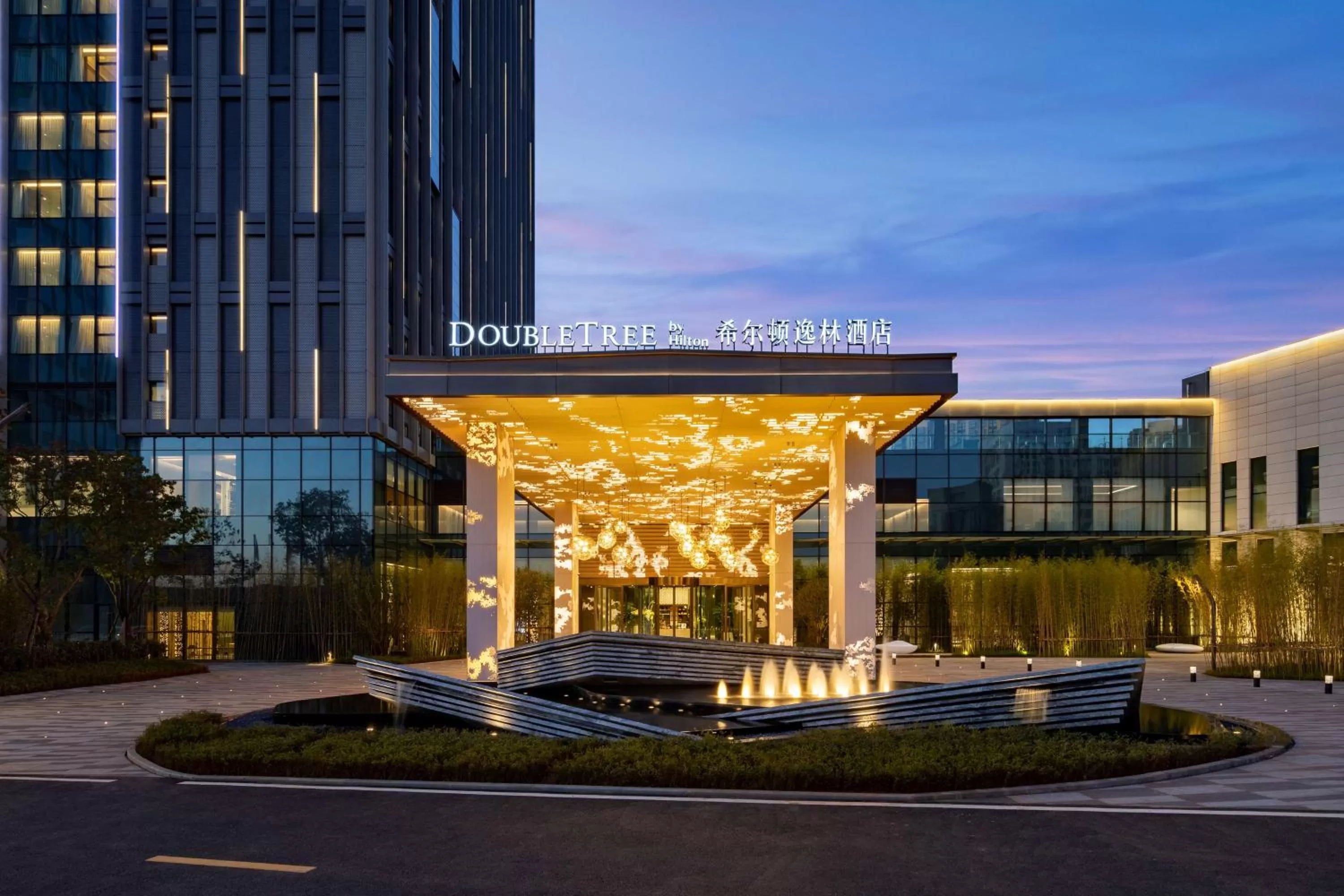 Property building in Doubletree By Hilton Kunming Airport