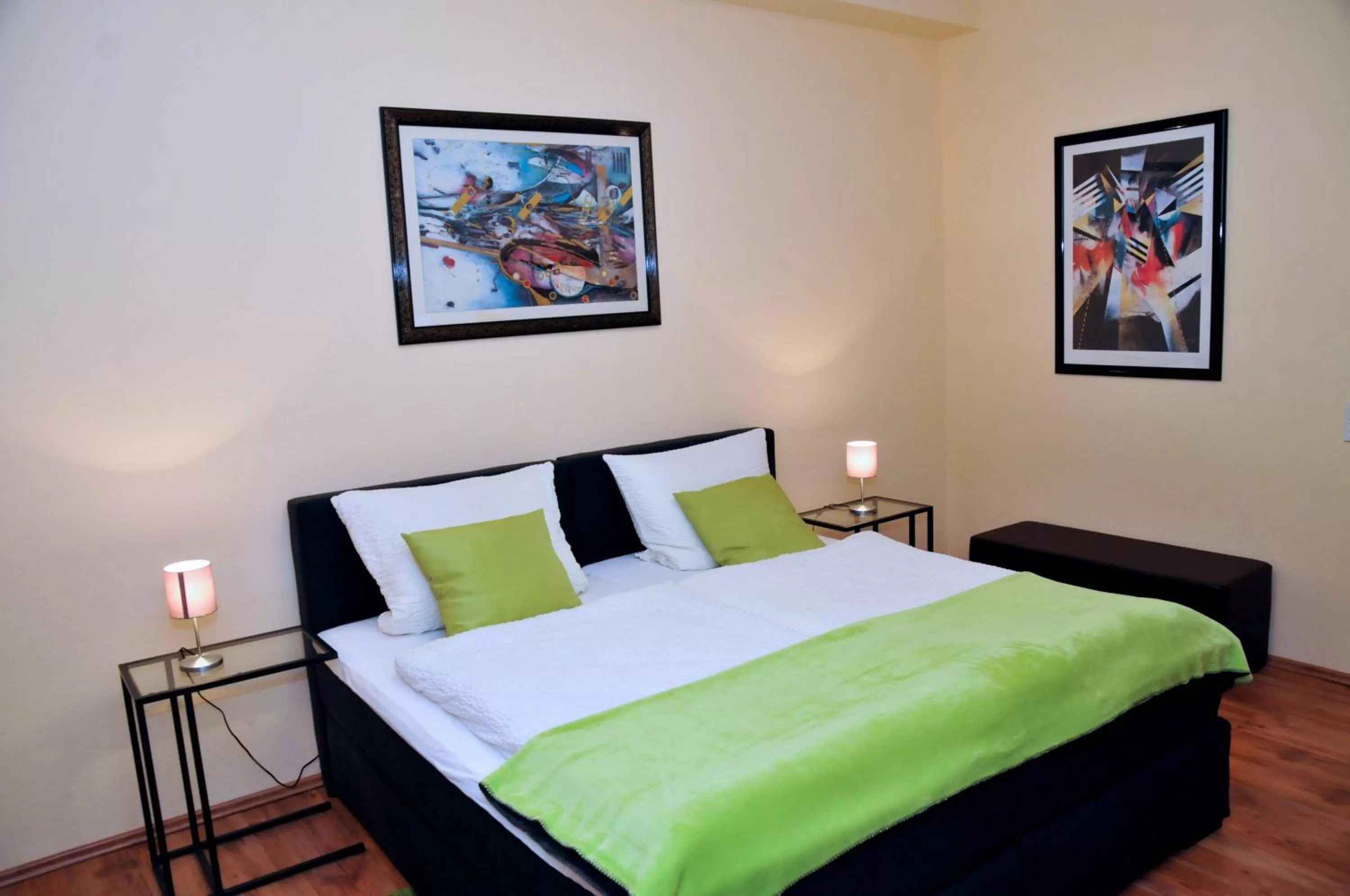 Photo of the whole room, Bed in Gästehaus beim Prinz