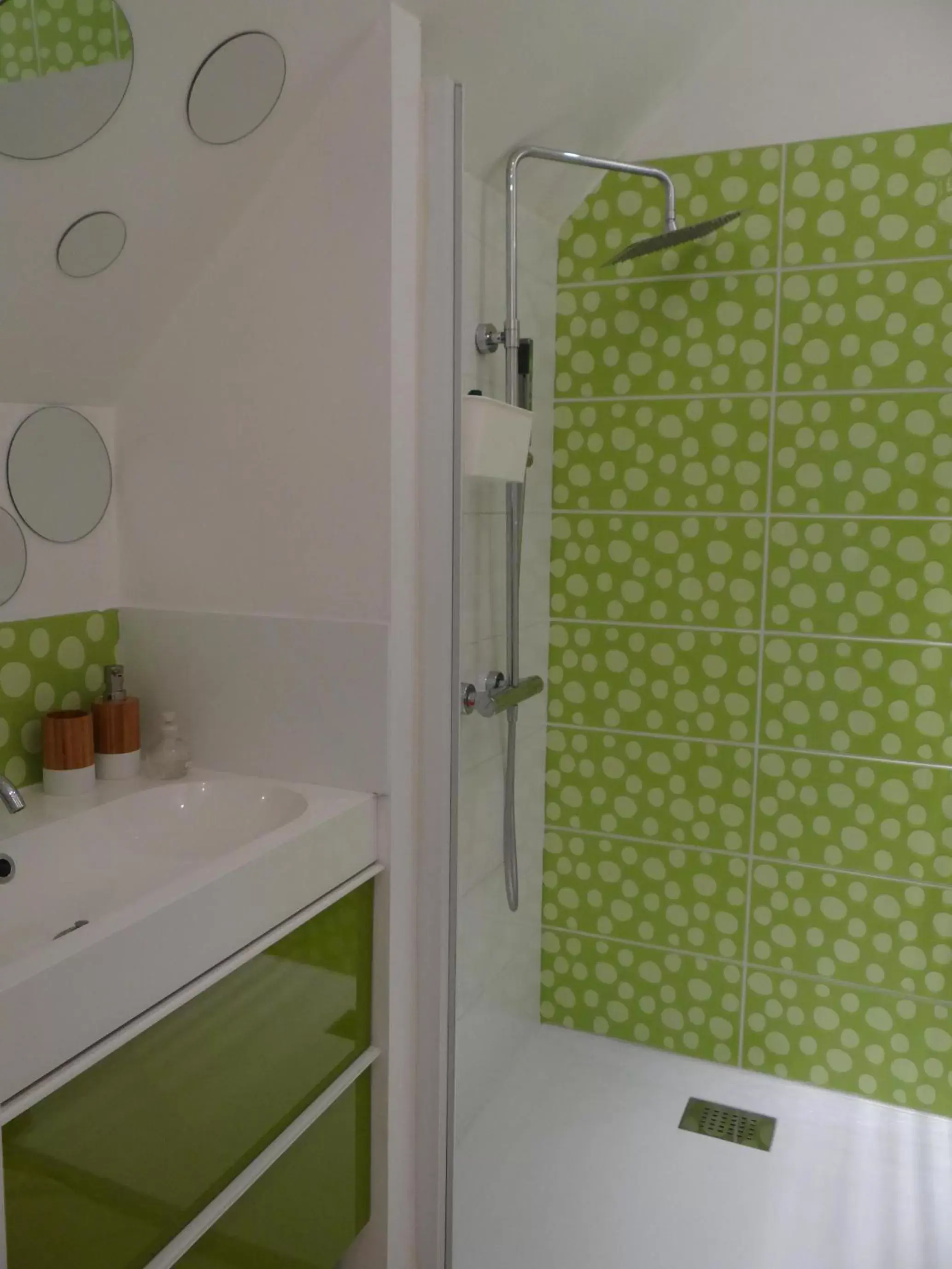 Deluxe Double Room with Shower - single occupancy in Les Viviers Maison d'hôtes B&B Deluxe Double Room with Shower - single occupancy in Les Viviers Maison d'hôtes B&B