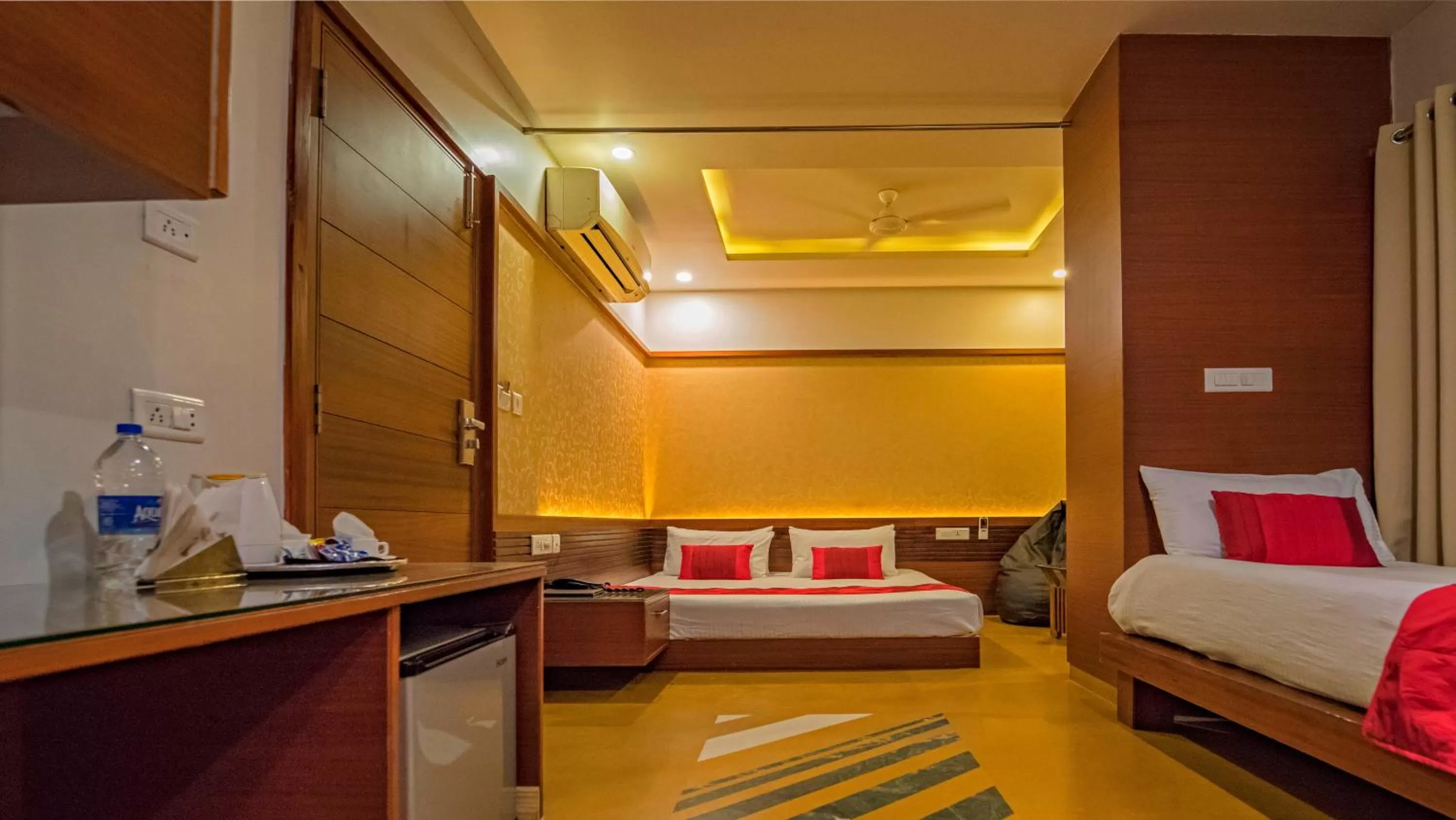 Photo of the whole room, Bed in Uddhav Vilas A Family Hotel