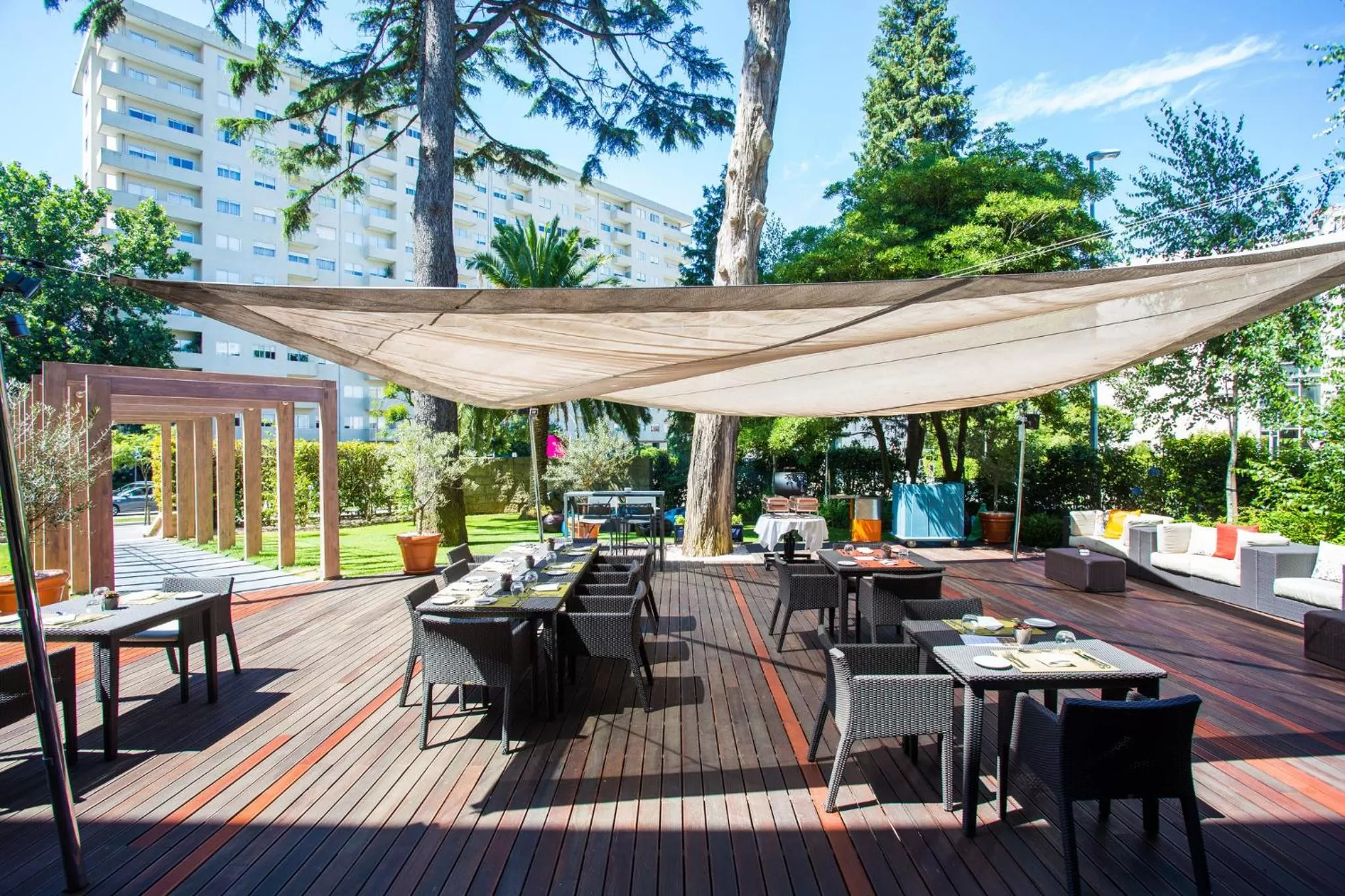 Restaurant/places to eat in Crowne Plaza Porto by IHG