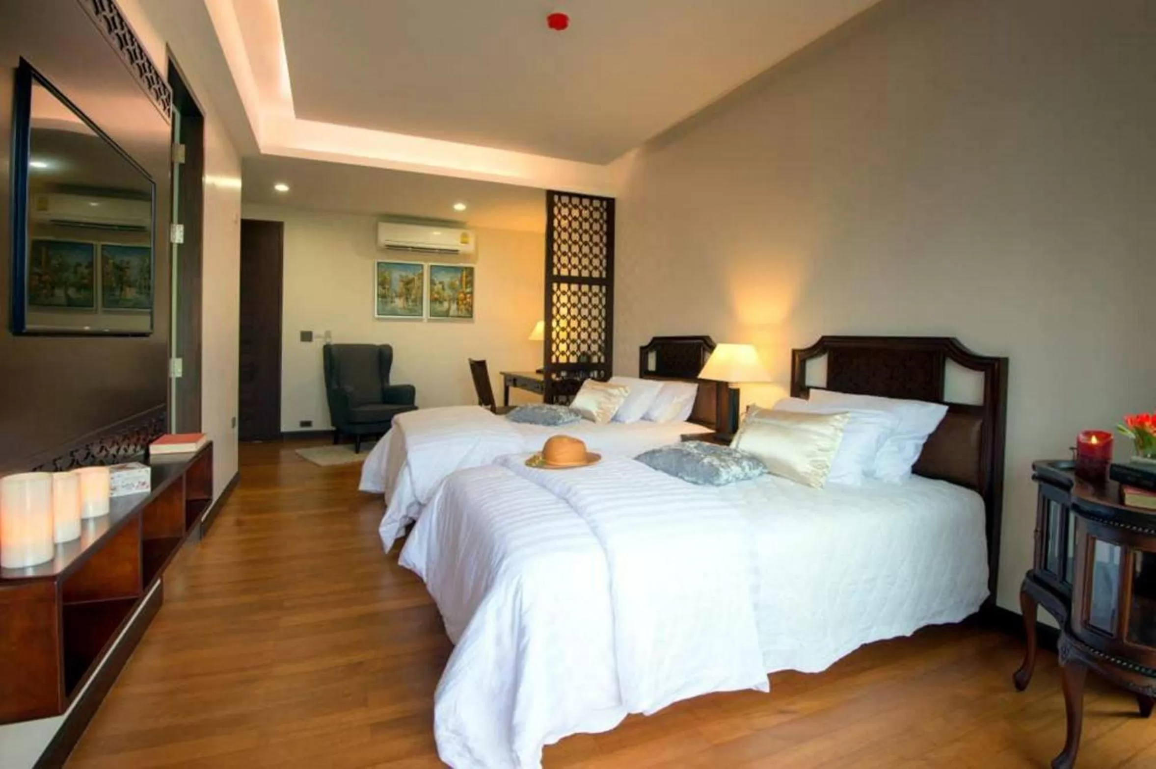 Shower, Bed in Rimnaam Klangchan Hotel - SHA Plus