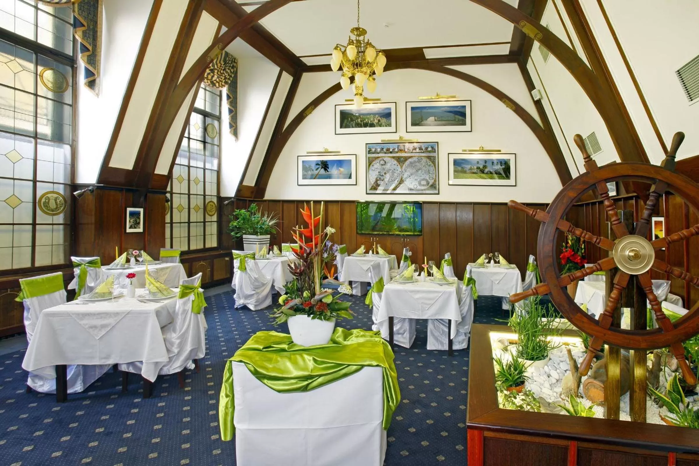 Restaurant/places to eat in Ensana Hotel Pacifik