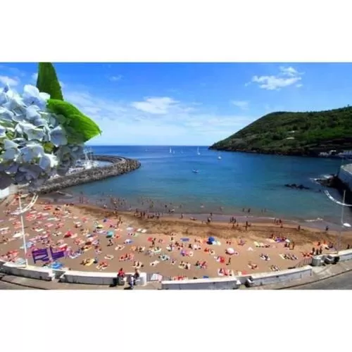 Nearby landmark, Beach in Costa & Isaias Apartamentos