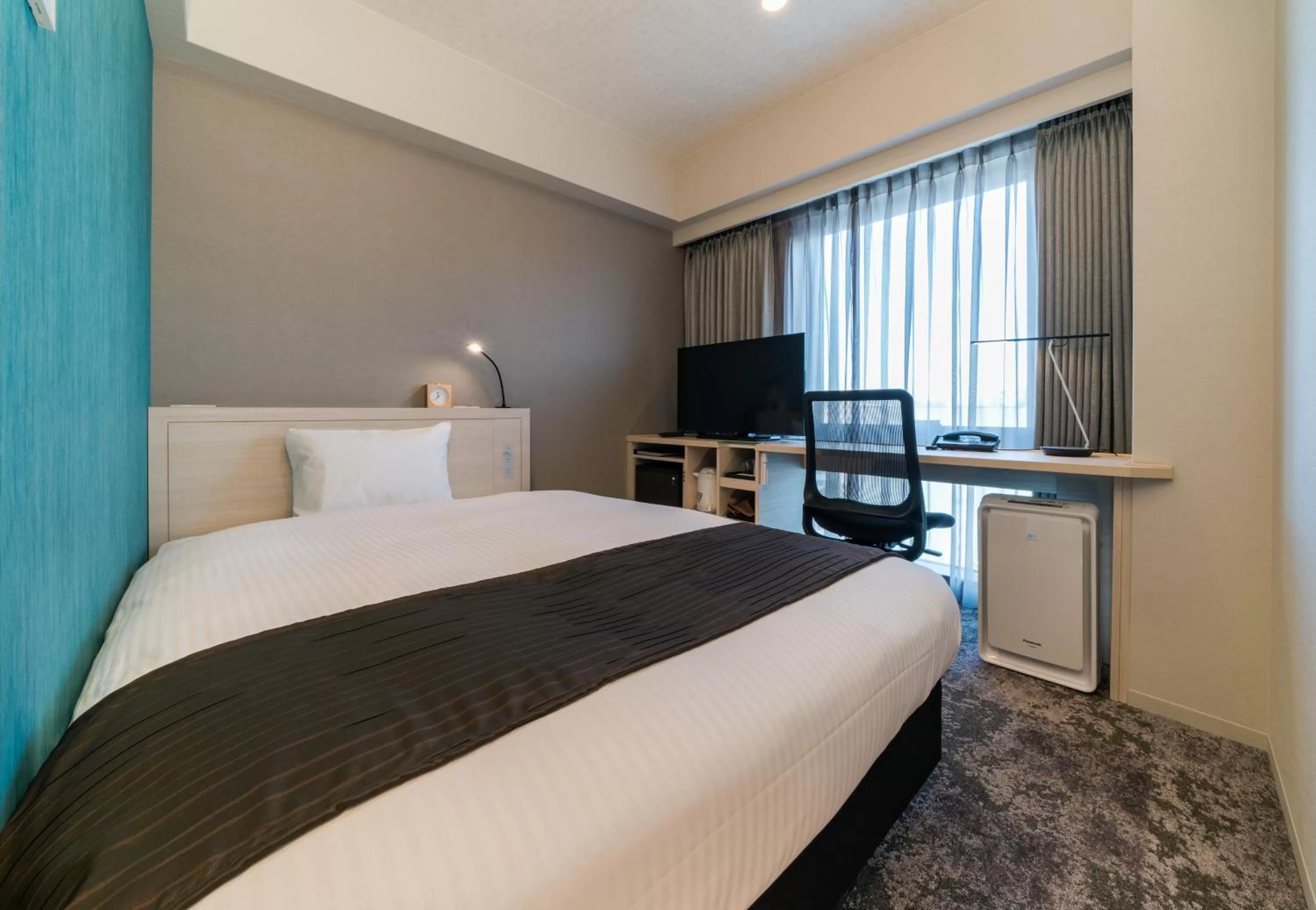 Photo of the whole room, Bed in DEL style Fukuoka Nishinakasu by Daiwa Roynet Hotel