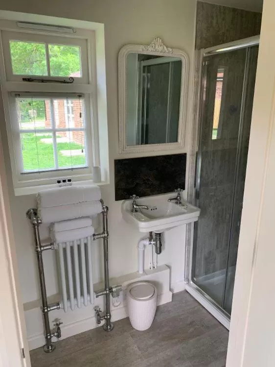 Bathroom in The Pot Kiln