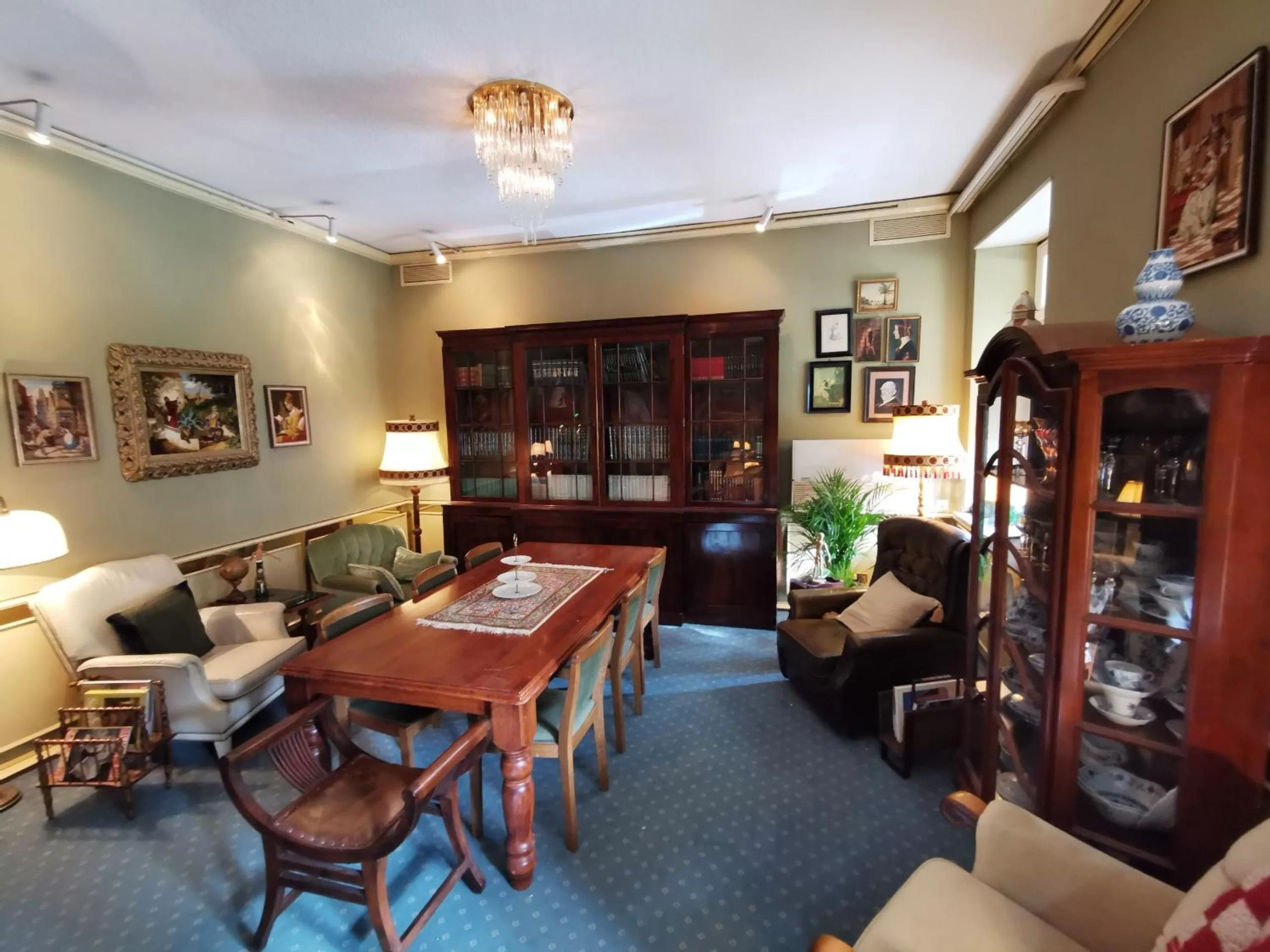 Staff in Tante ALMA's Mannheimer Hotel