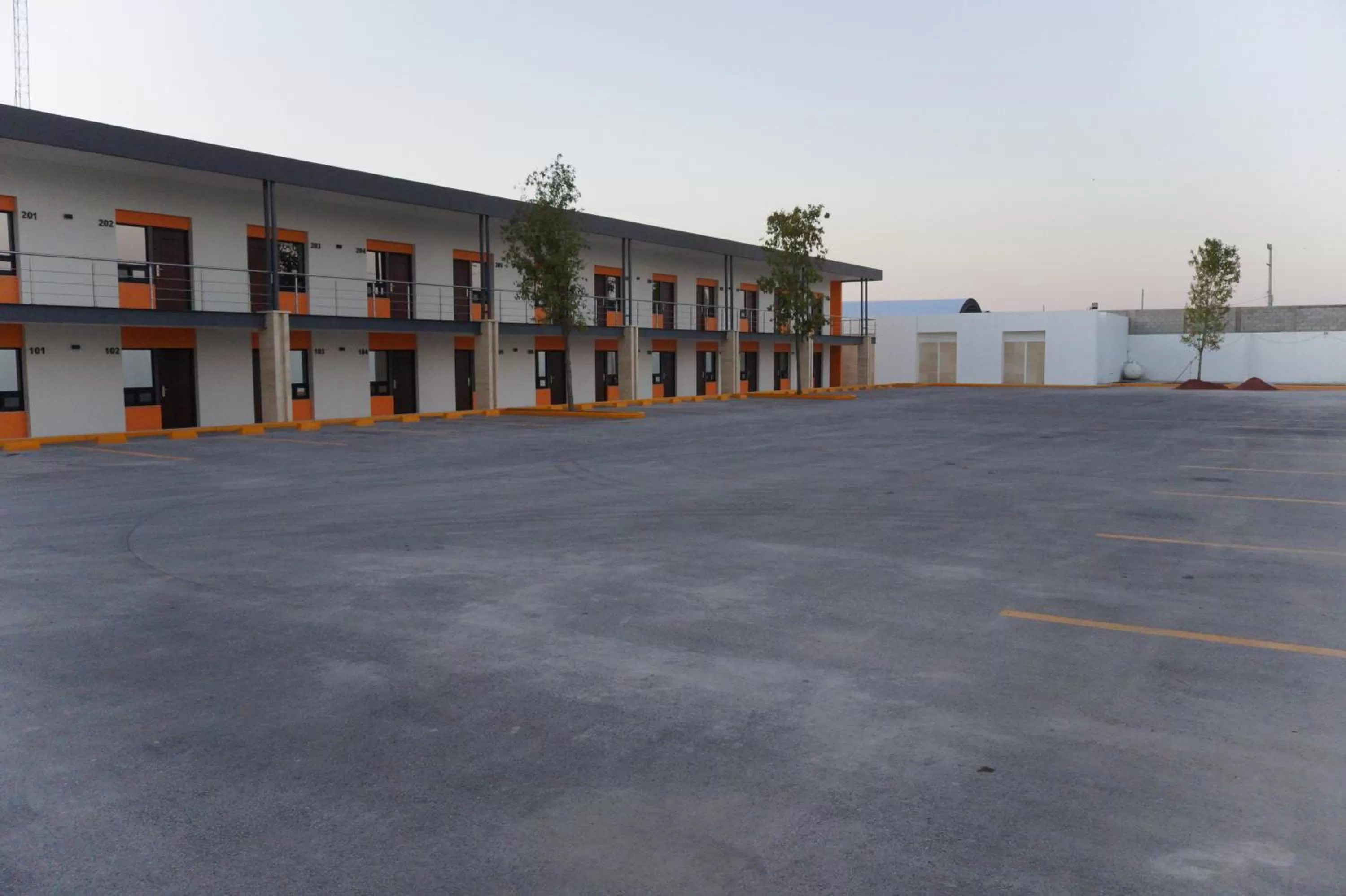 Property Building in Hotel Valle Express