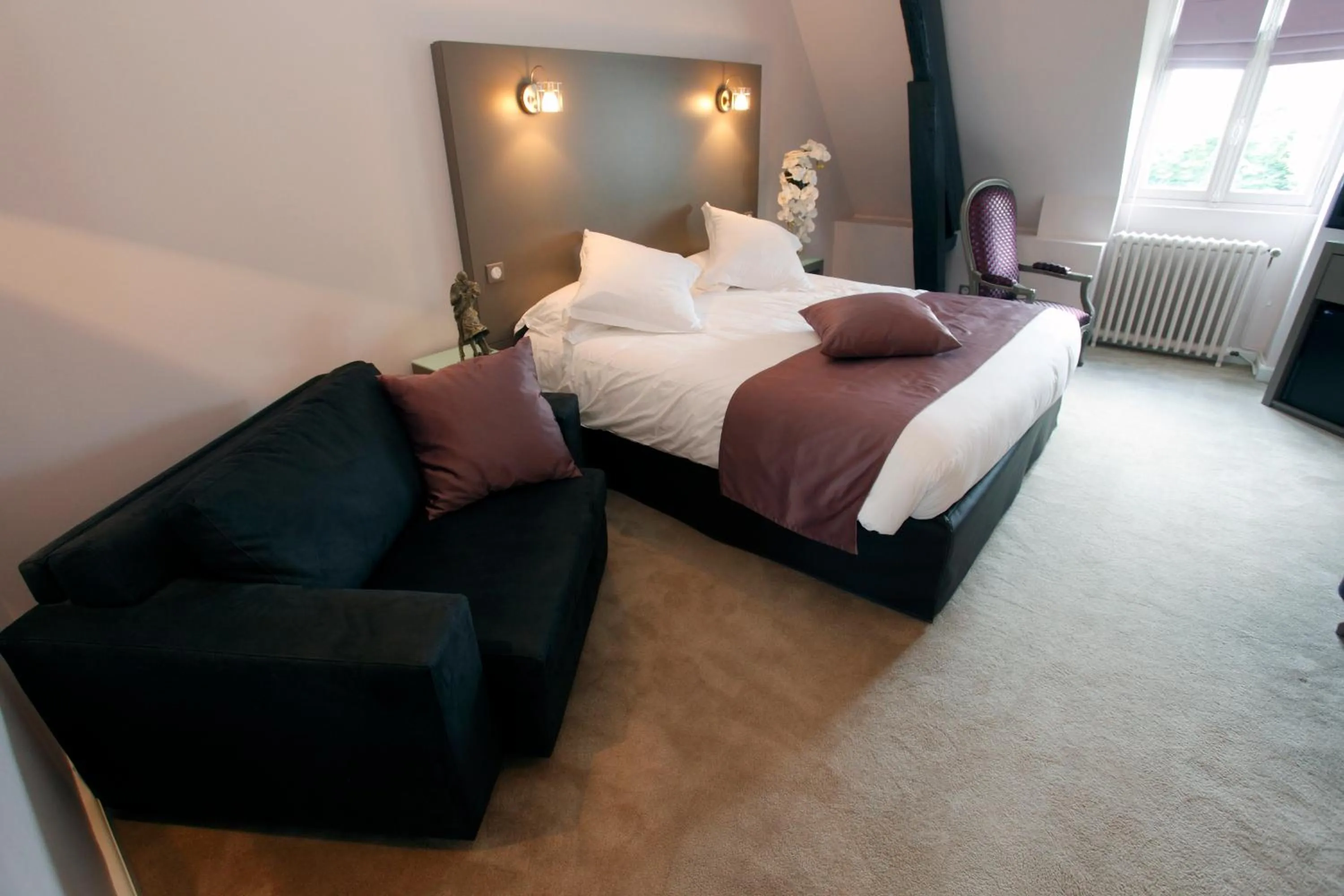 Bedroom, Bed in Hotel Château de la Barbinière