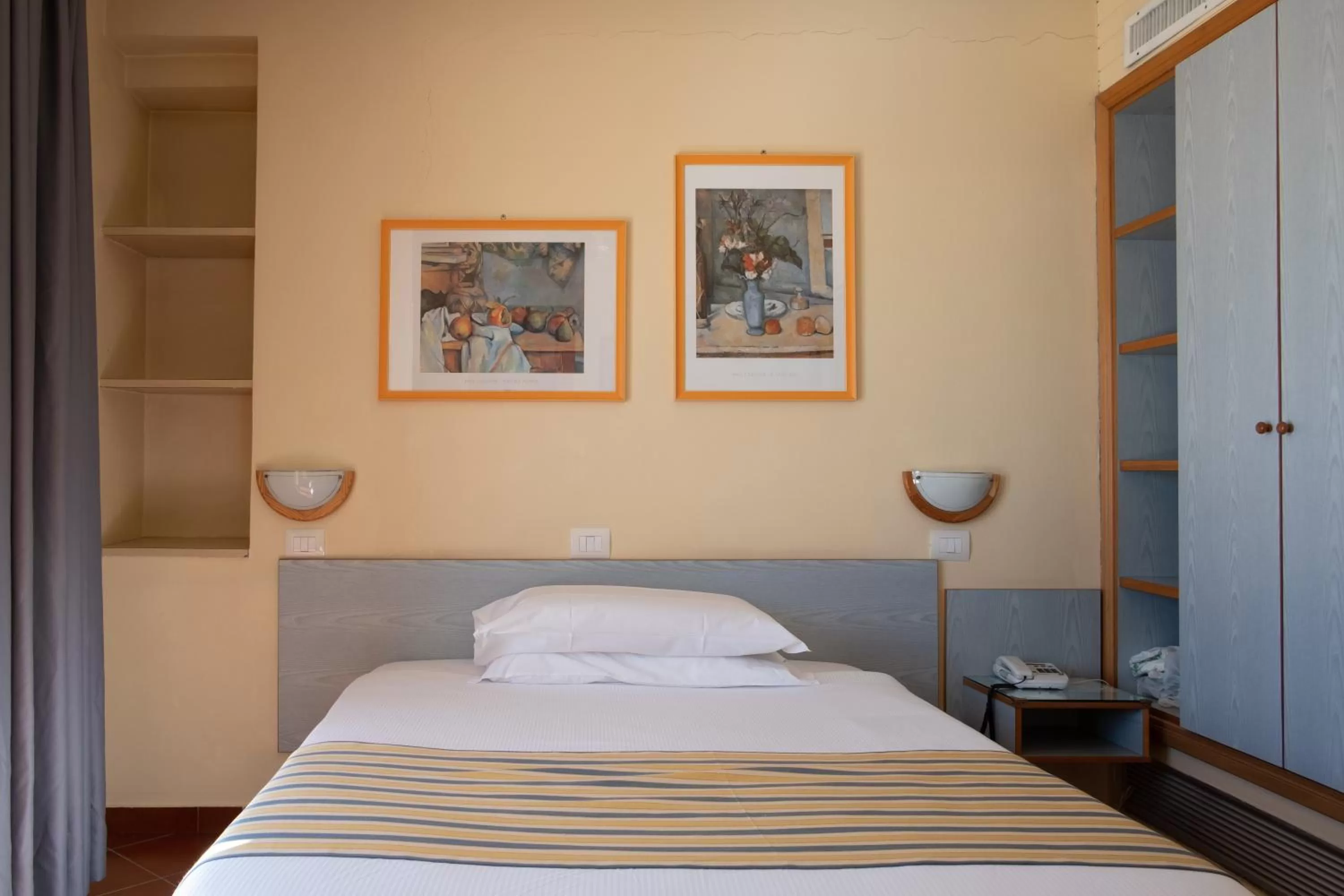 Bedroom, Bed in Hotel Ping Pong