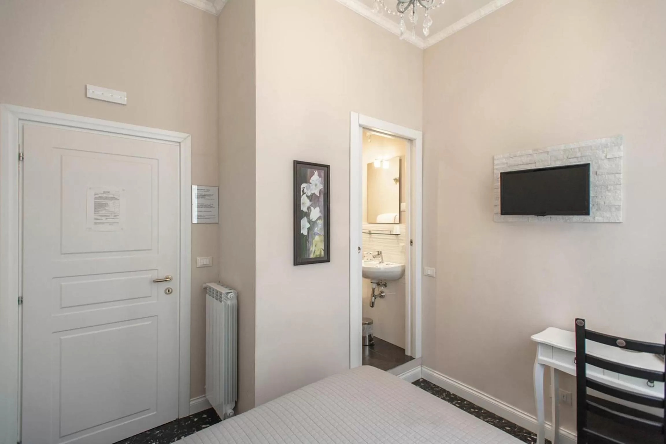 Photo of the whole room, Bed in Hotel Masaccio