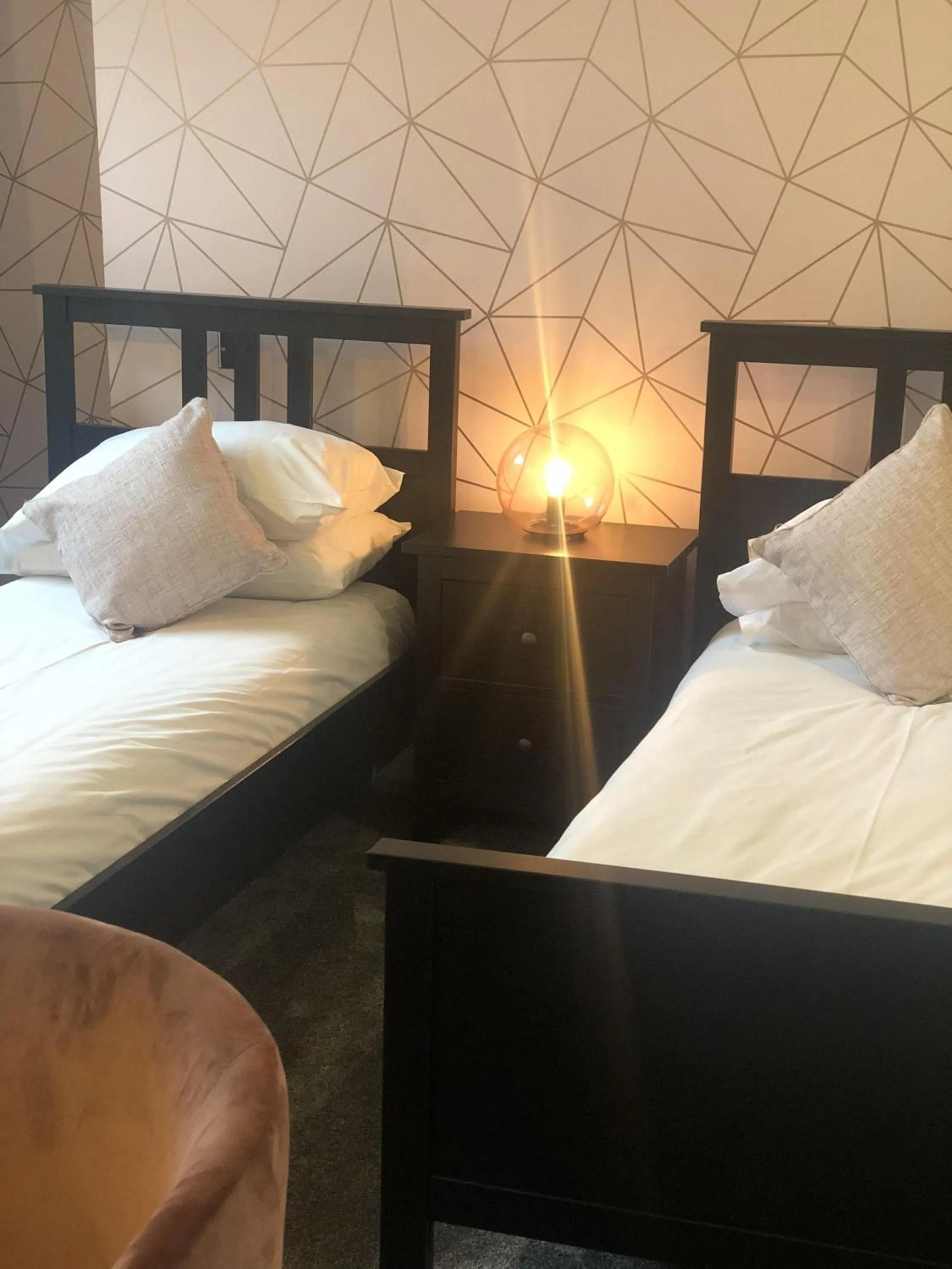 Bedroom, Bed in Hardwick Arms Hotel