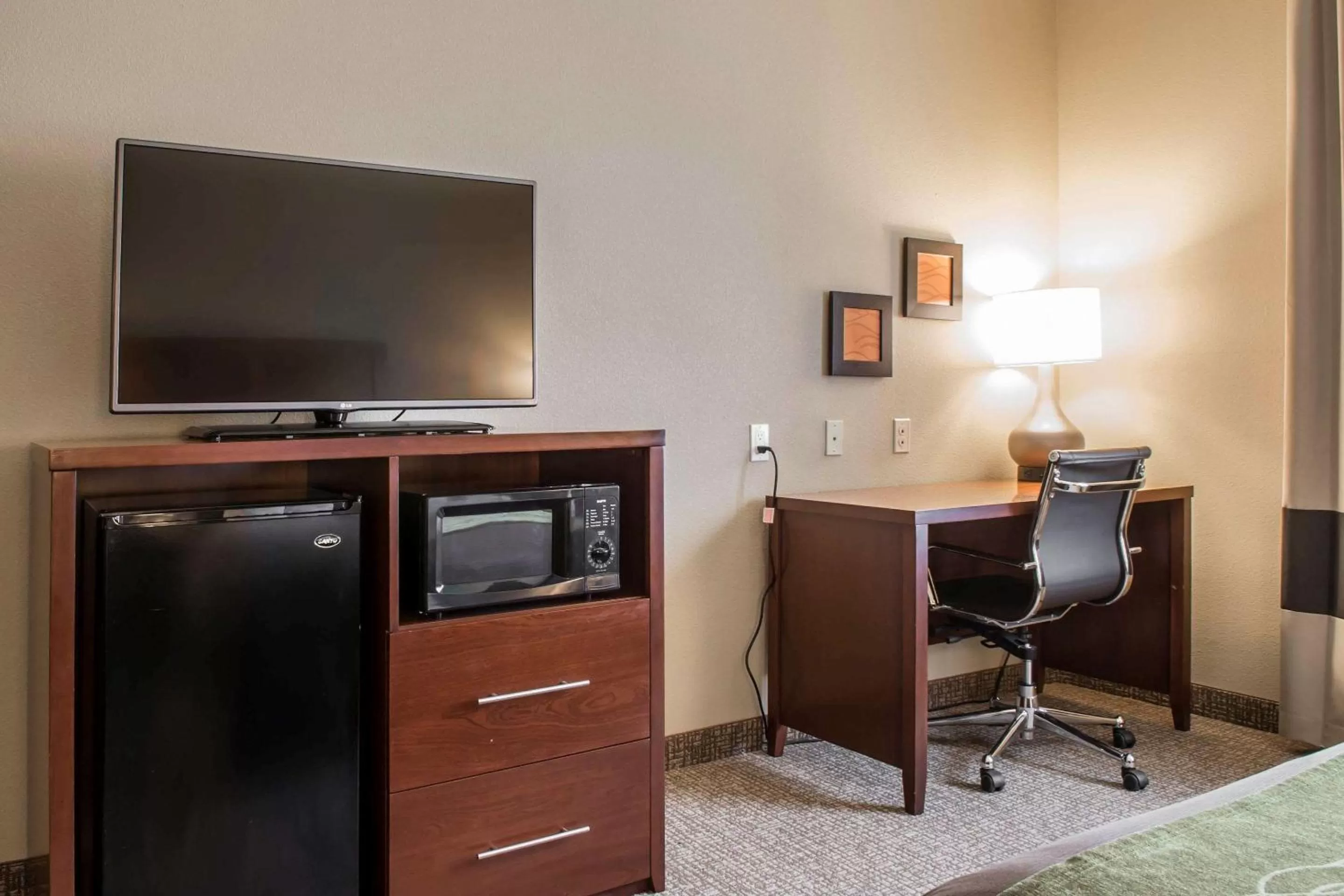 Photo of the whole room in Comfort Inn Edinburg South