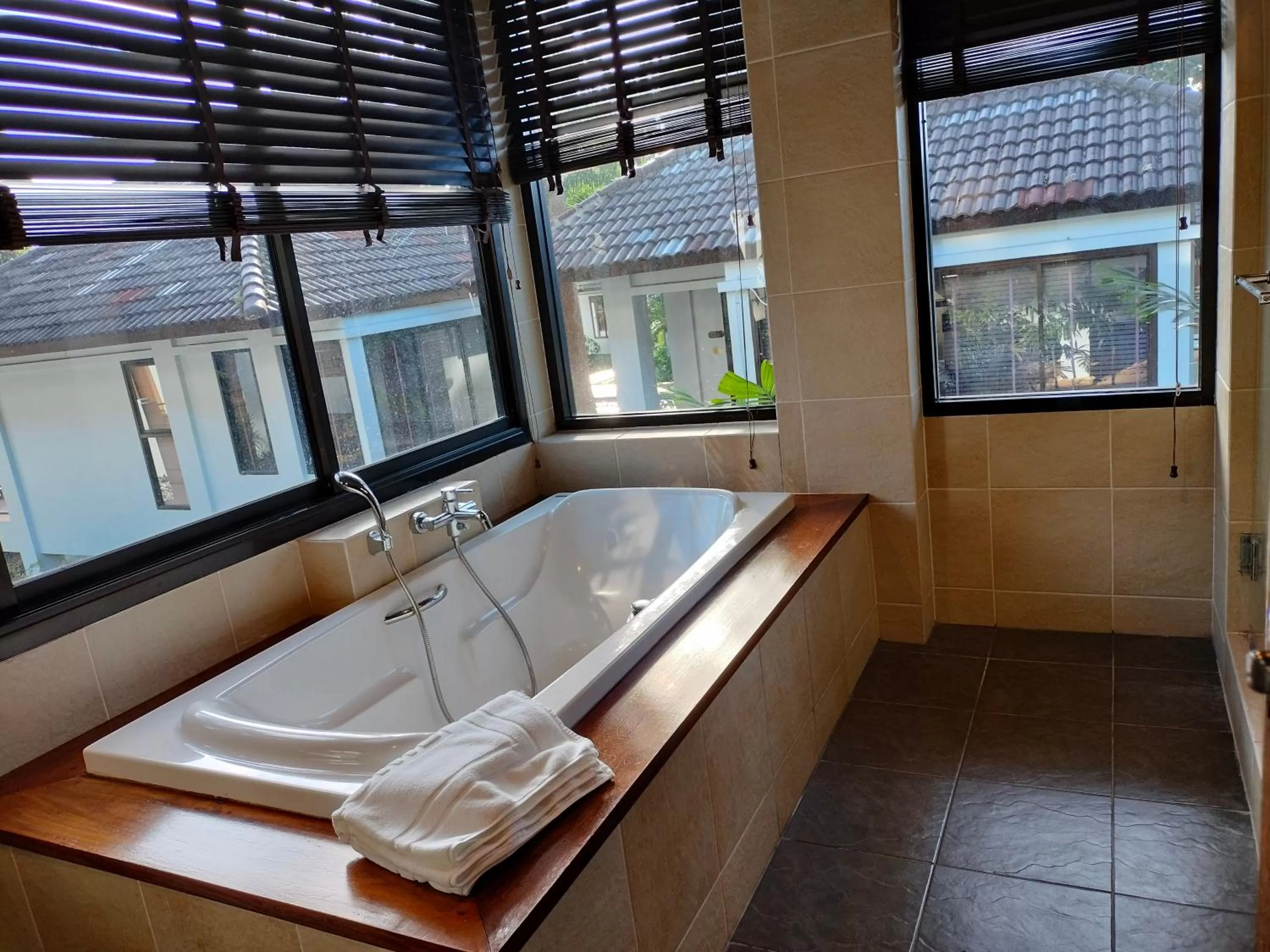 Bathroom in Chang Buri Resort & Koh Chang Hillside