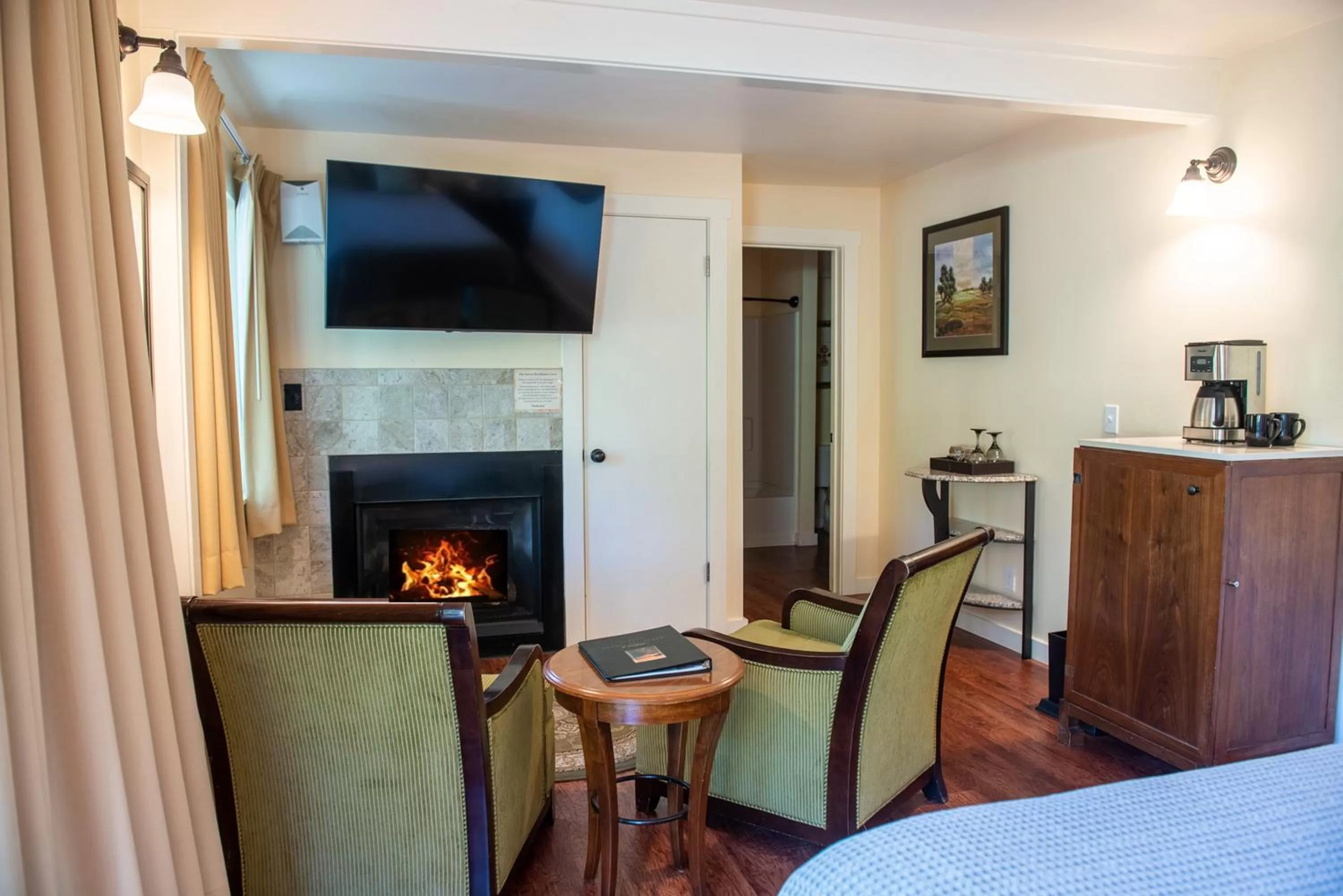 Living room in Inn at Buckhorn Cove