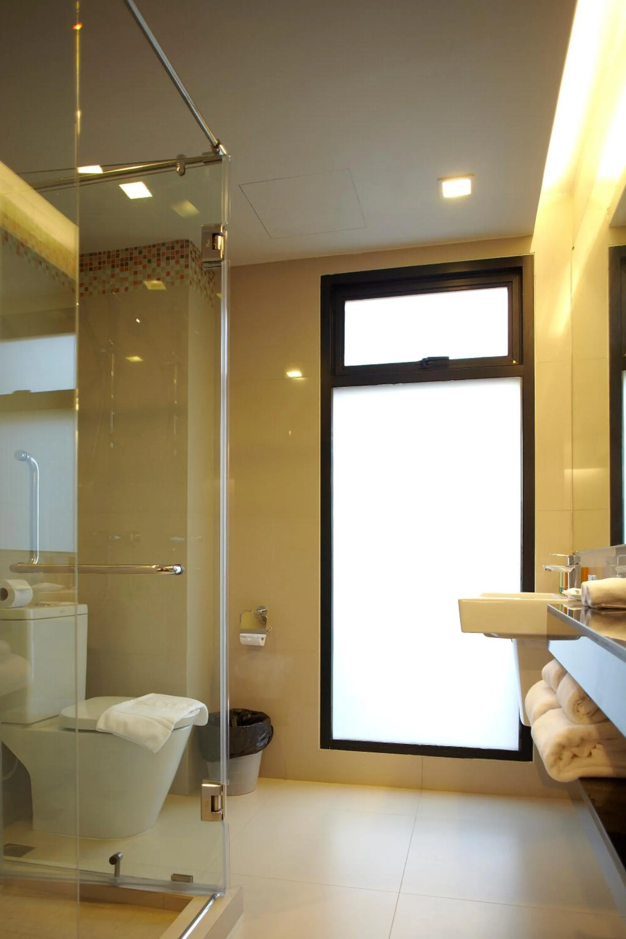 Bathroom in iSanook Bangkok