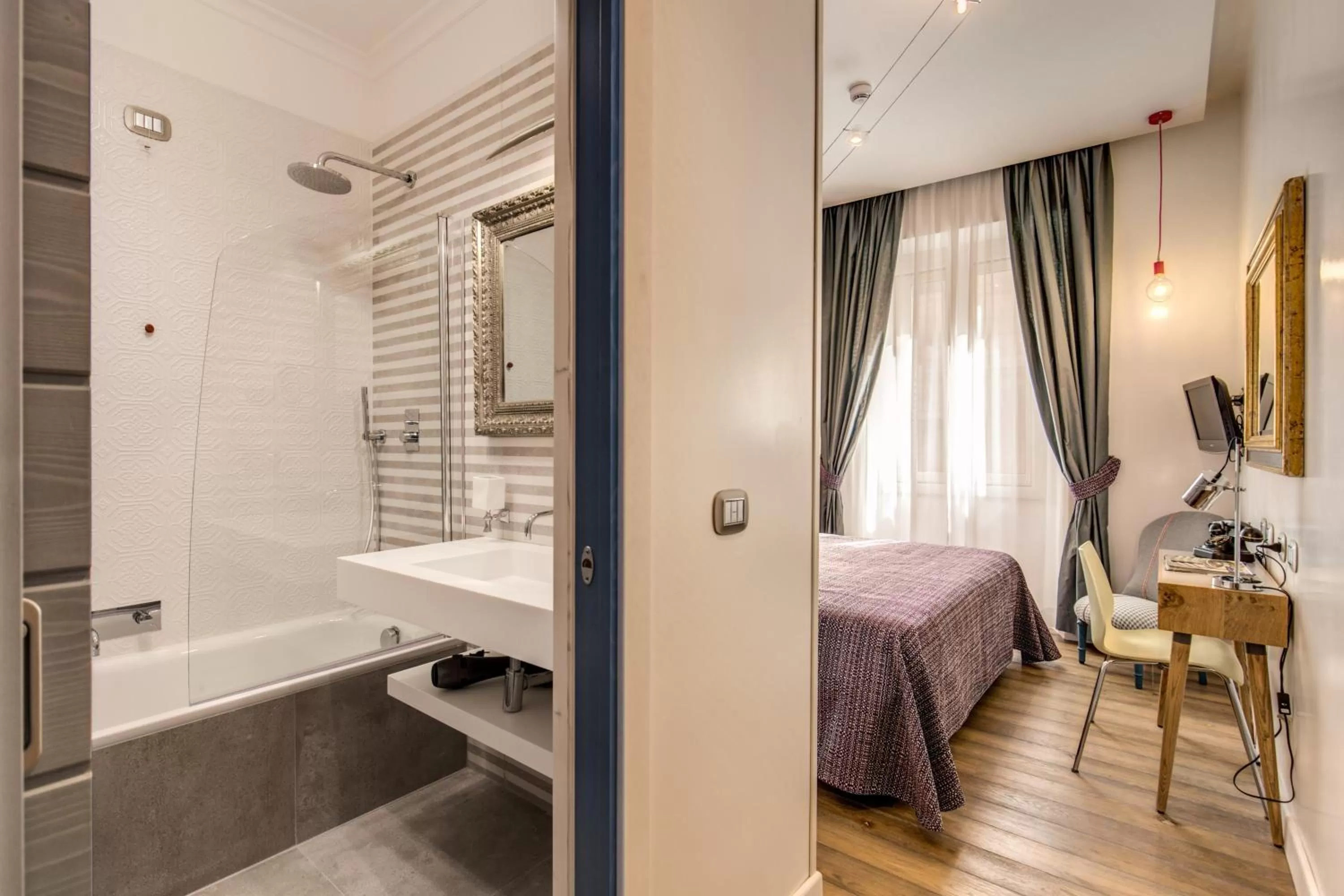 Photo of the whole room, Bed in Parlamento Boutique Hotel