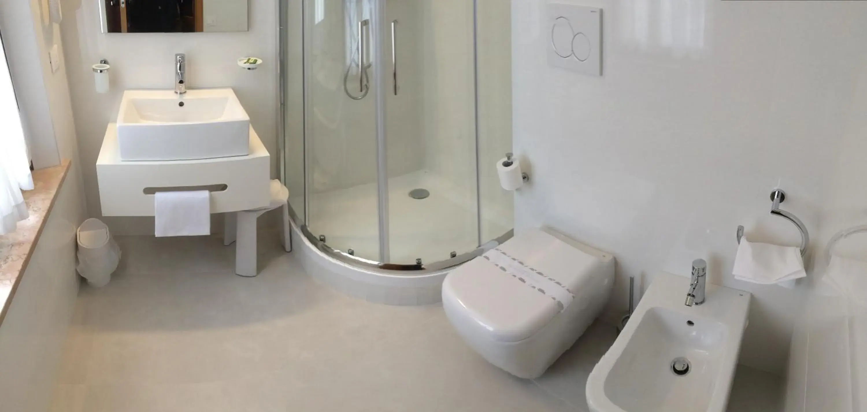 Standard Double Room in Albergo Delle Alpi Standard Double Room in Albergo Delle Alpi