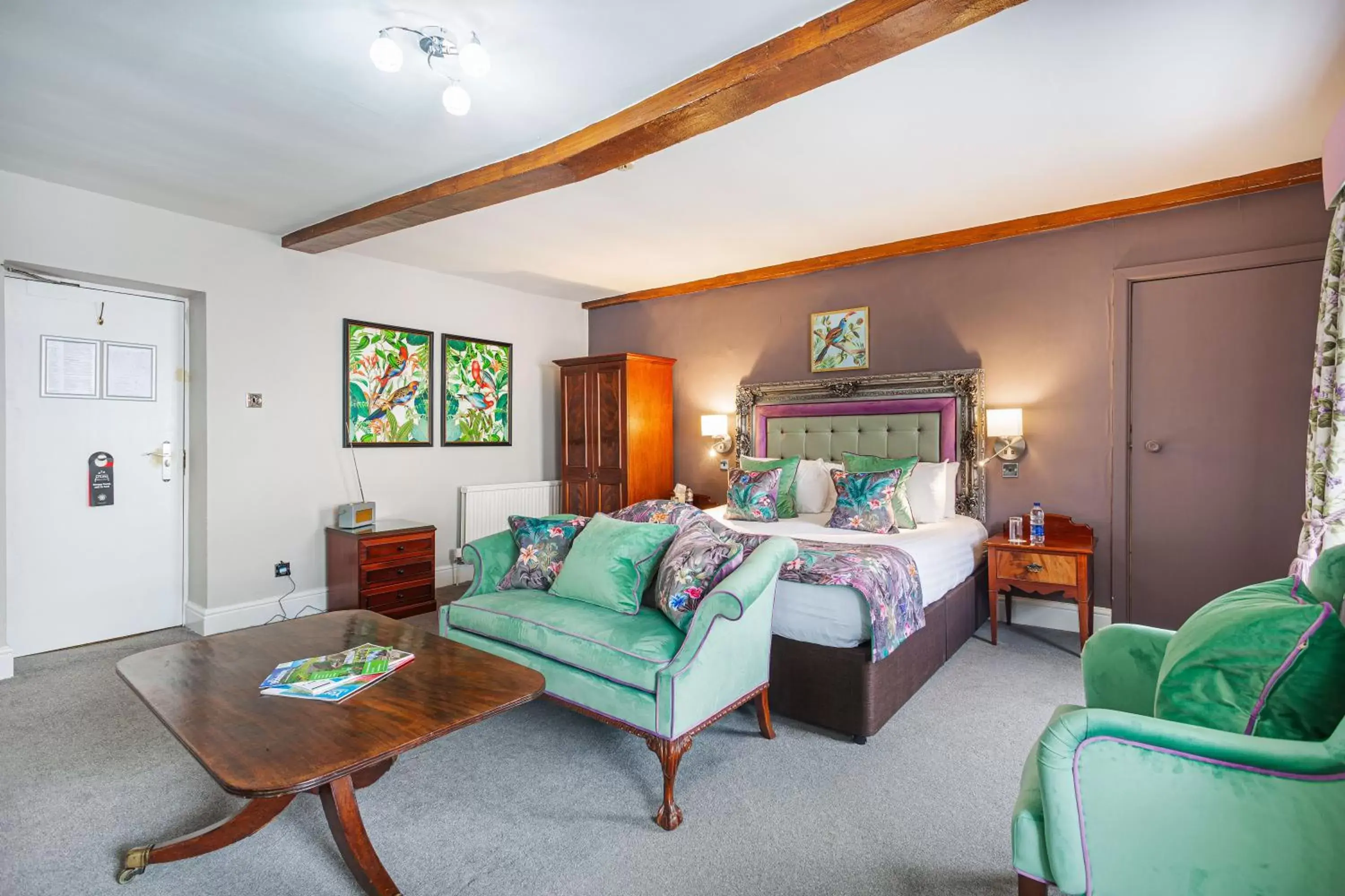 Deluxe Double Room in The Crown Hotel, Boroughbridge, North Yorkshire - The Coaching Inn Group Deluxe Double Room in The Crown Hotel, Boroughbridge, North Yorkshire - The Coaching Inn Group