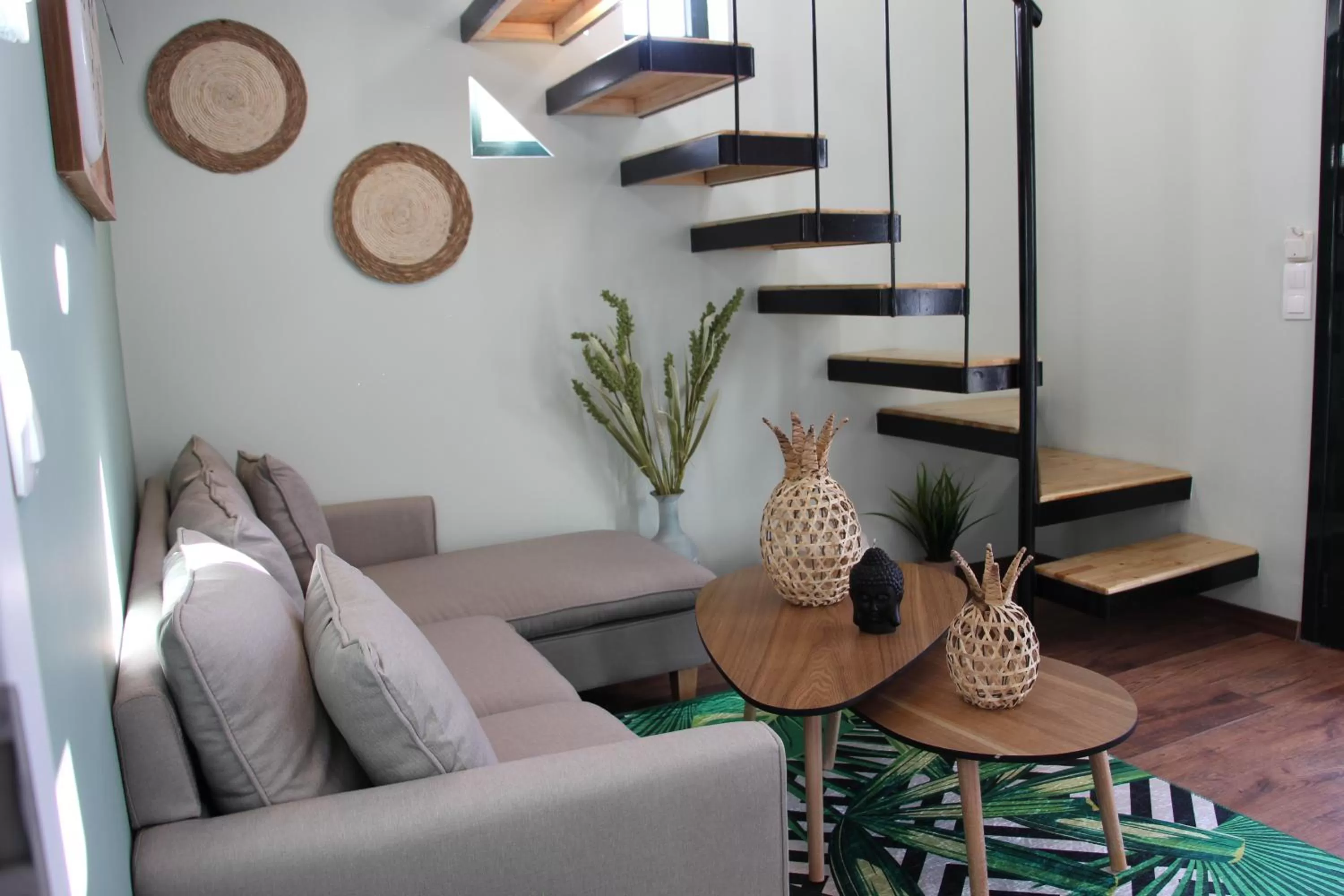 Lamprini's Deluxe Studios