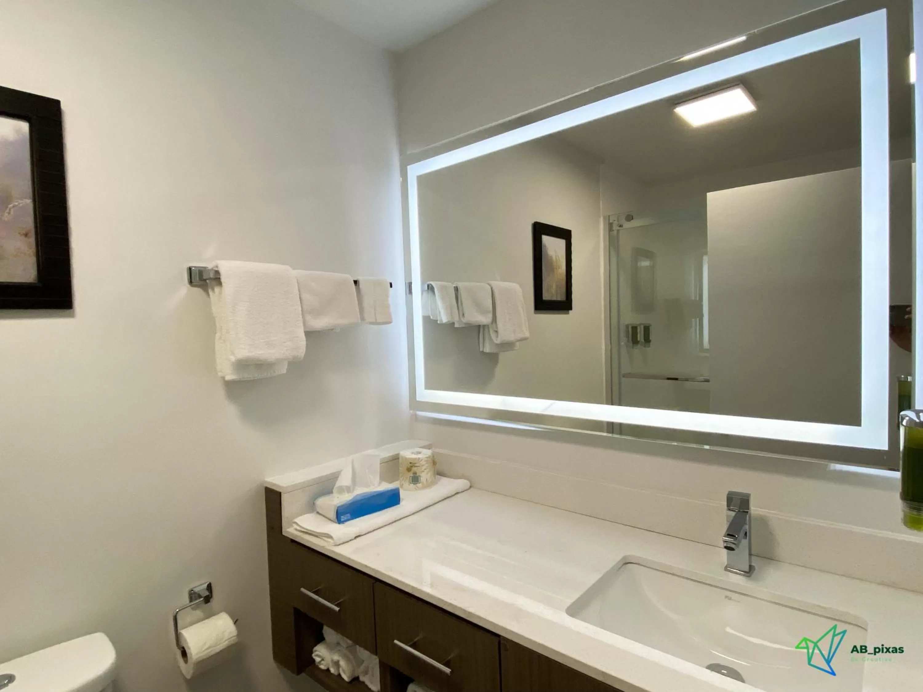 Bathroom in Glengarry Extended Stays