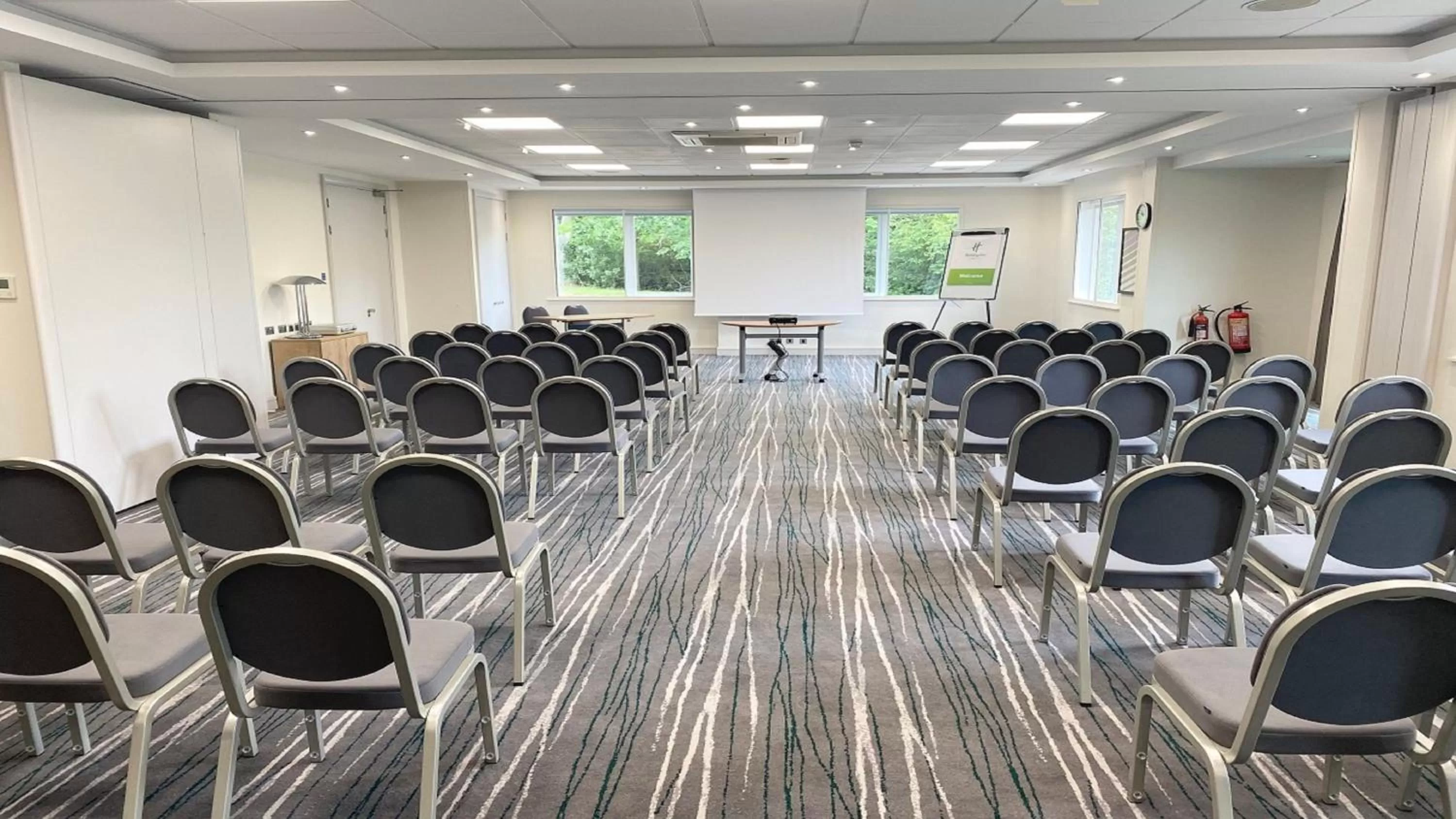 Business facilities in Holiday Inn Aylesbury by IHG