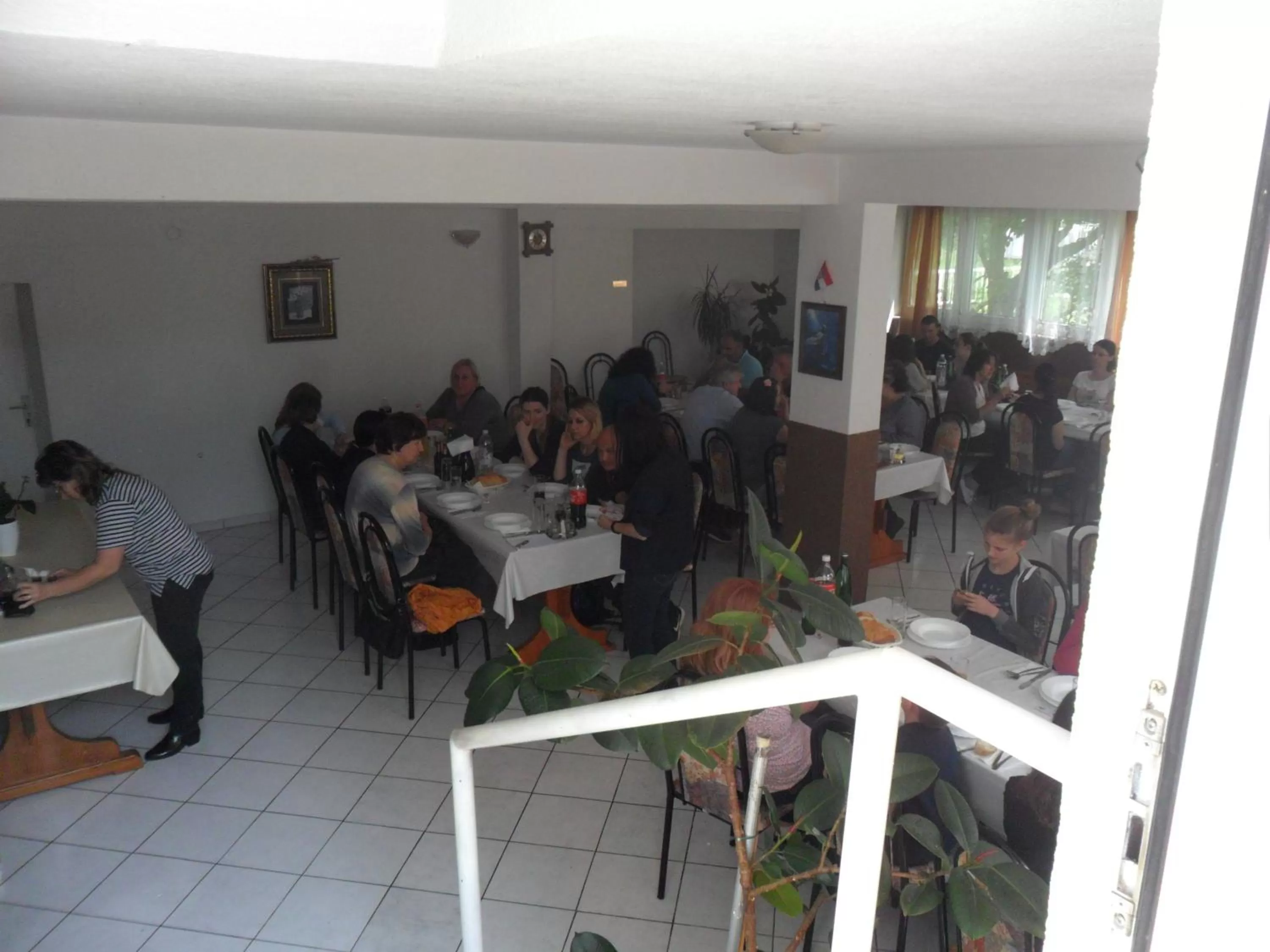 Restaurant/Places to Eat in Rooms MBM