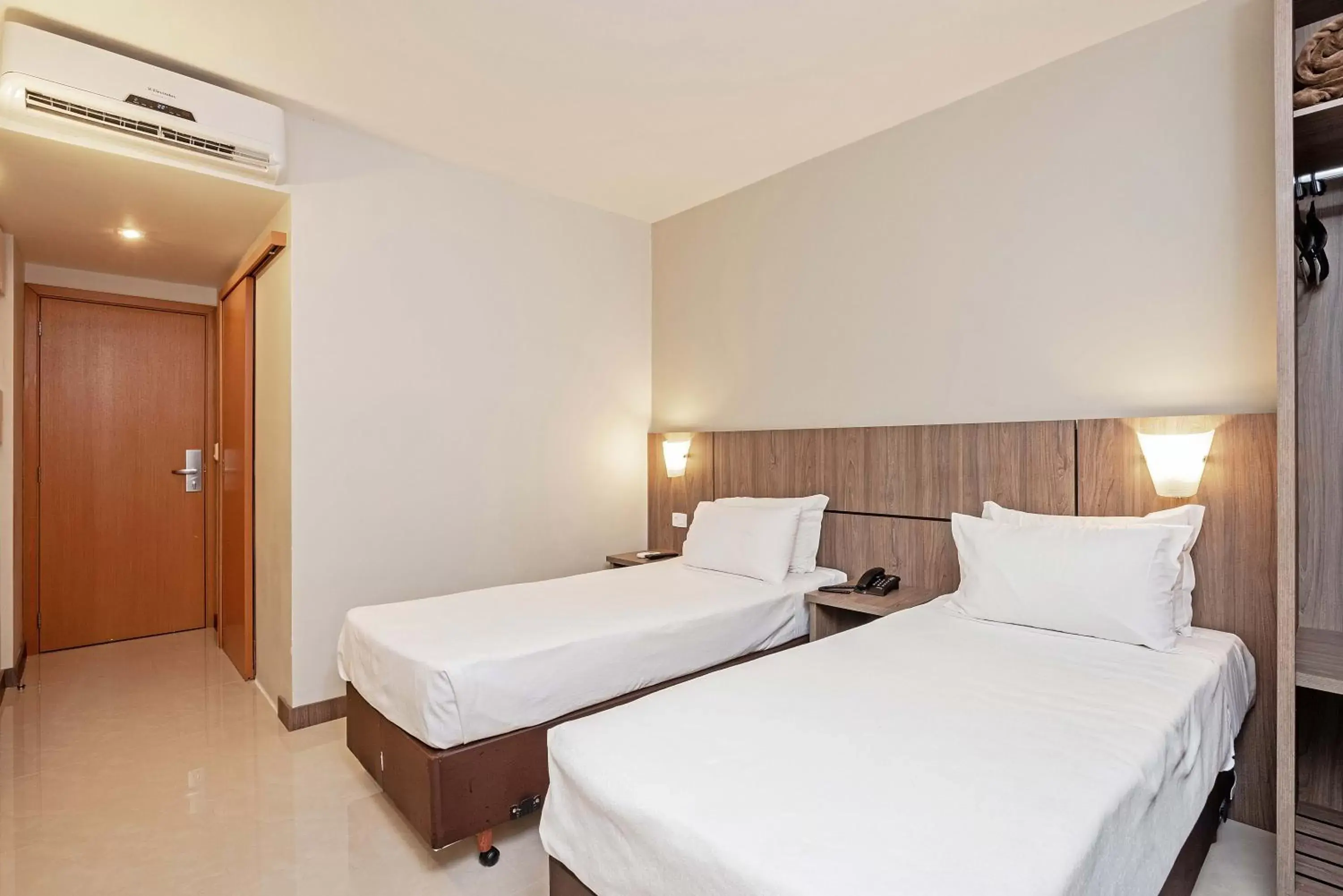 Standard Twin Room - single occupancy in Slim Curitiba Av das Torres Standard Twin Room - single occupancy in Slim Curitiba Av das Torres