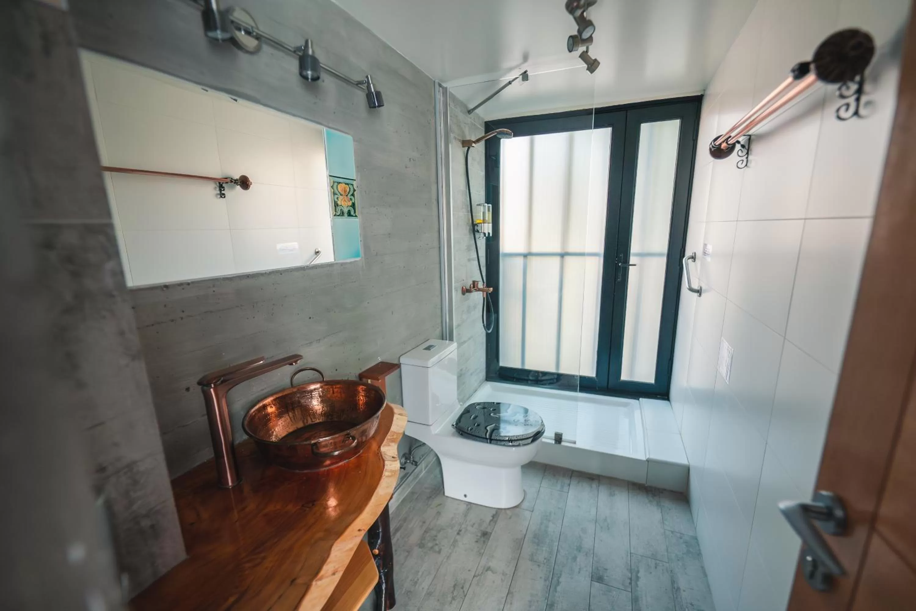 Shower in AYCA La Flora Hotel Boutique