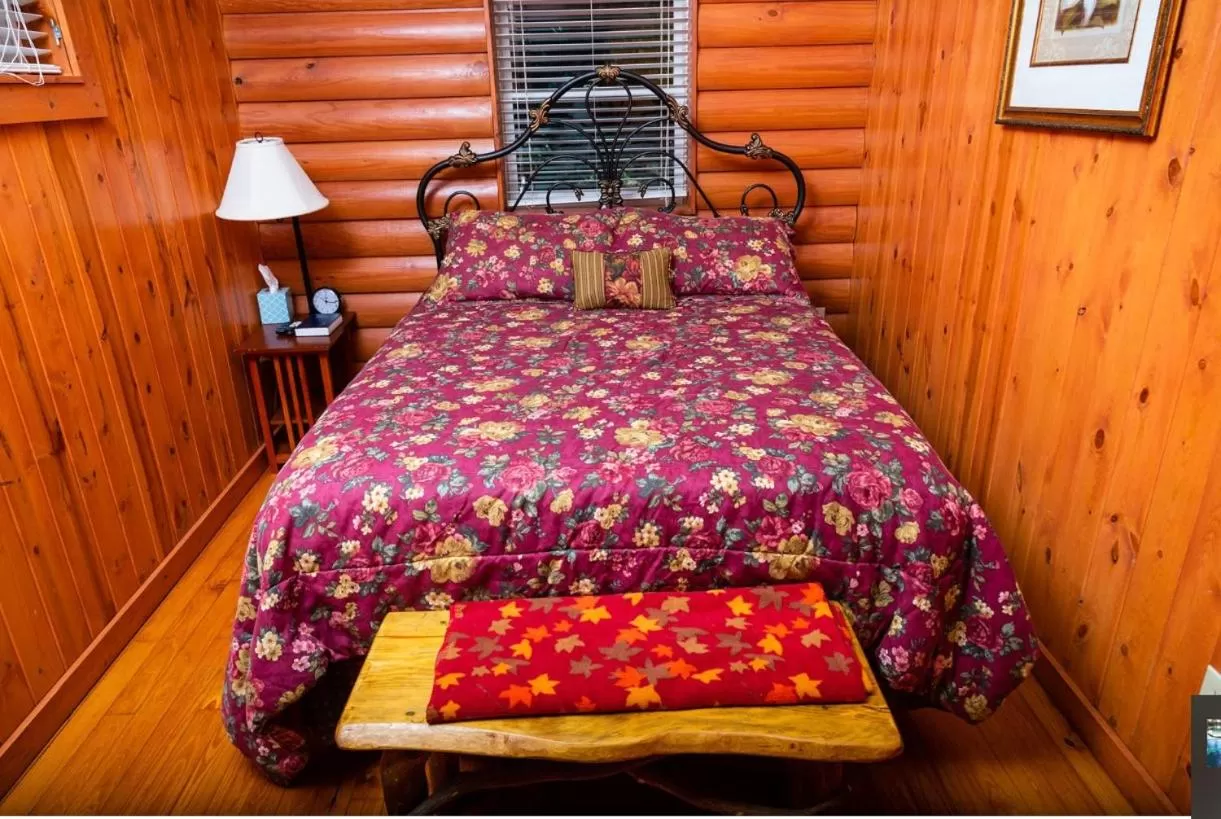 Bedroom, Bed in Mountain Aire Cottages, Inn, & Glamping