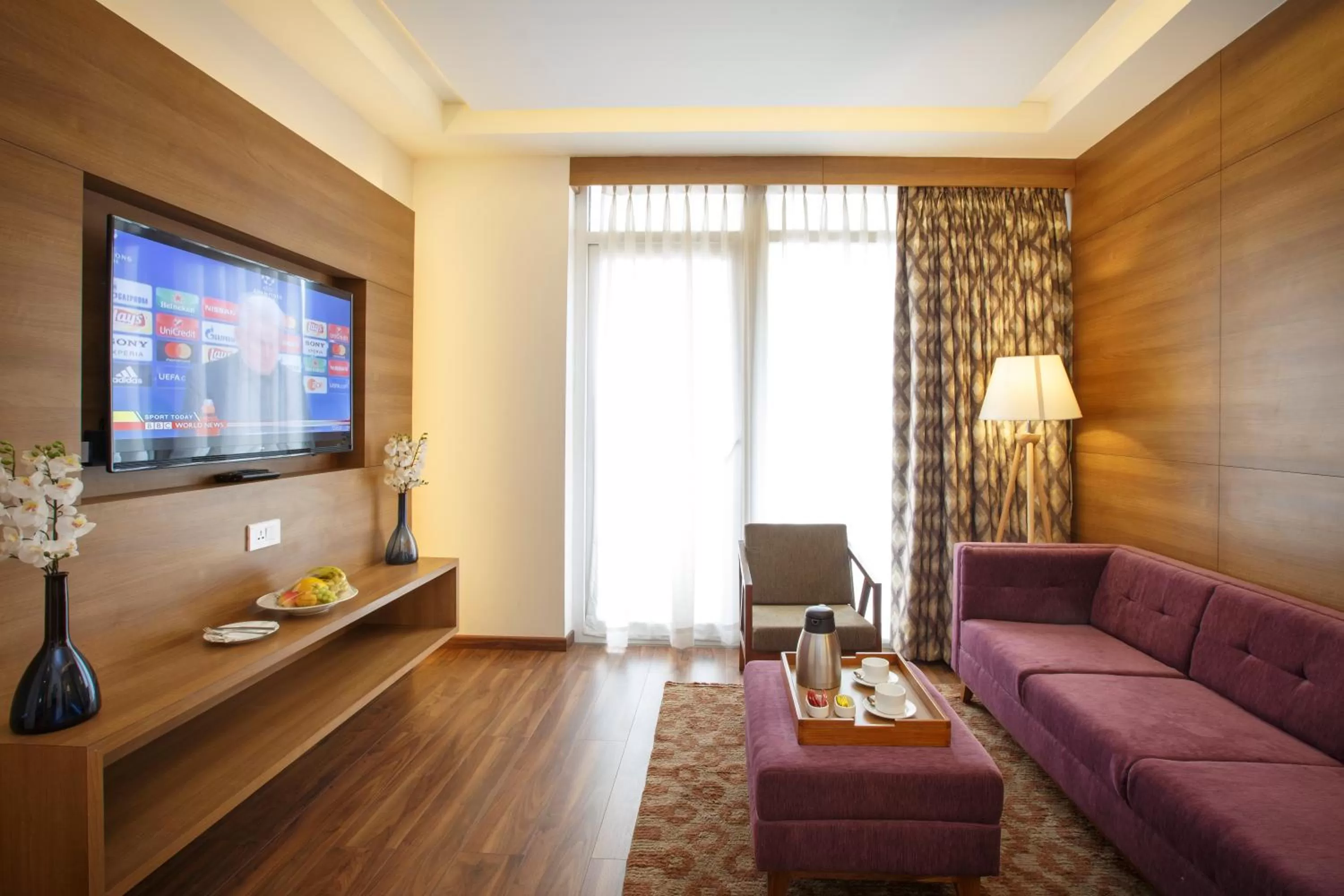 Living room in Hotel Ambassador by ACE Hotels