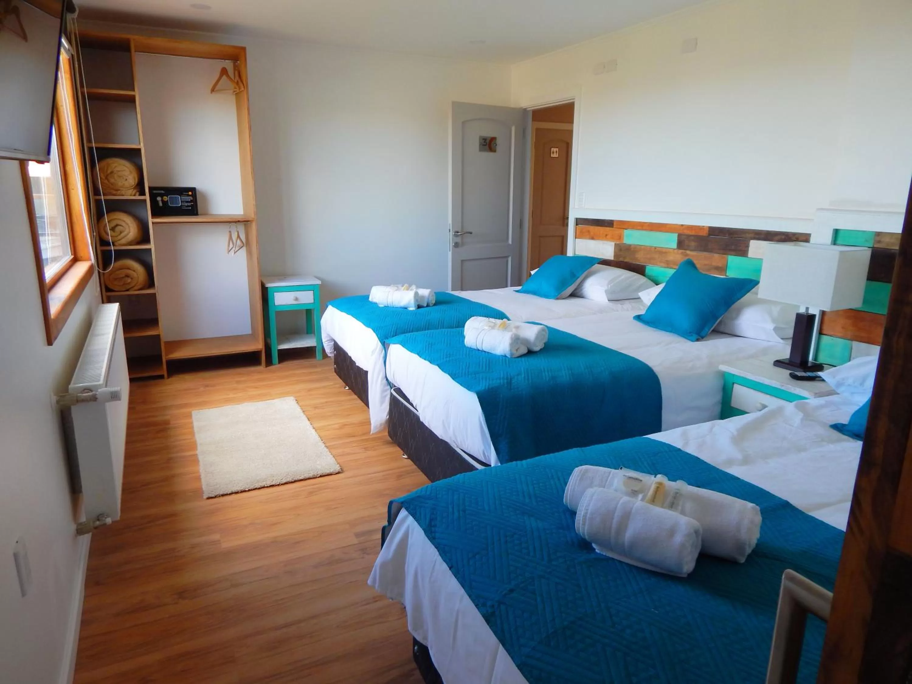 Triple Room with Private Bathroom and Sea View in Hostal Buenavista Patagonia