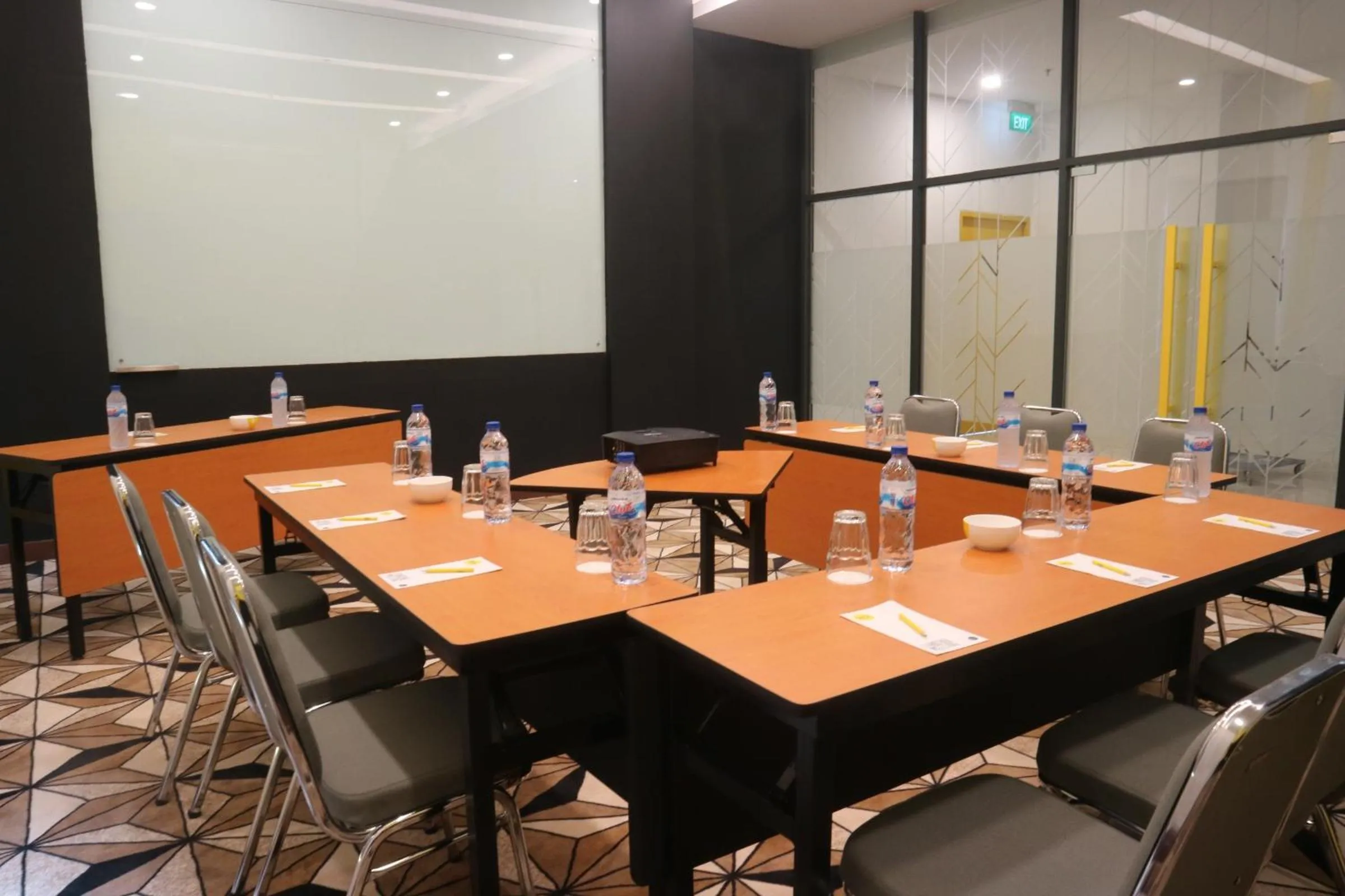 Meeting/conference room in Yello Hotel Manggarai