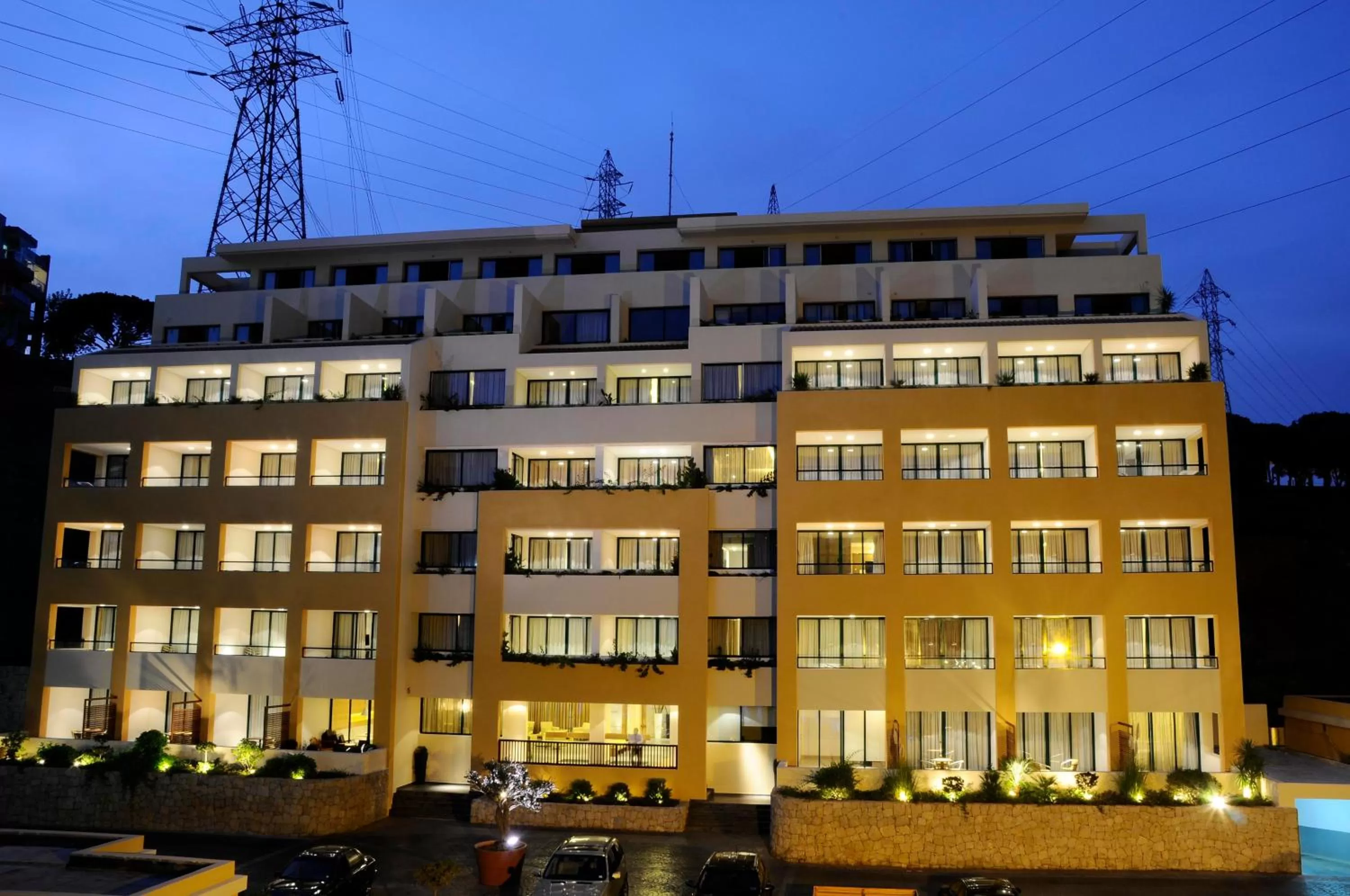 Facade/entrance, Property Building in Country Lodge Hotel & Resort Beirut