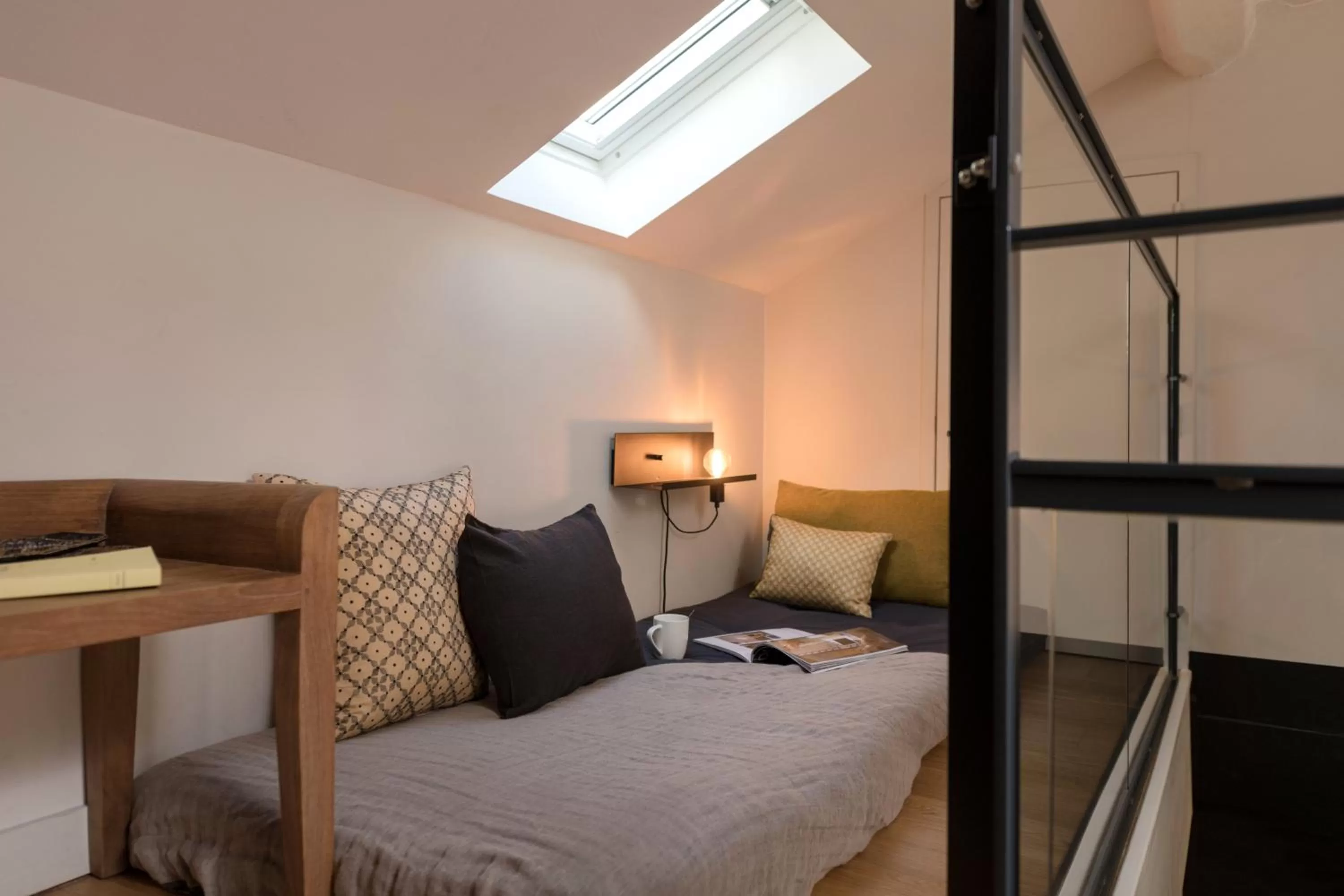 Seating area, Bed in MiHotel Gailleton