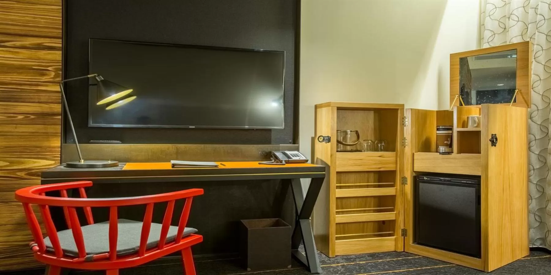 TV and multimedia in The George, by Valencia Hotel Collection