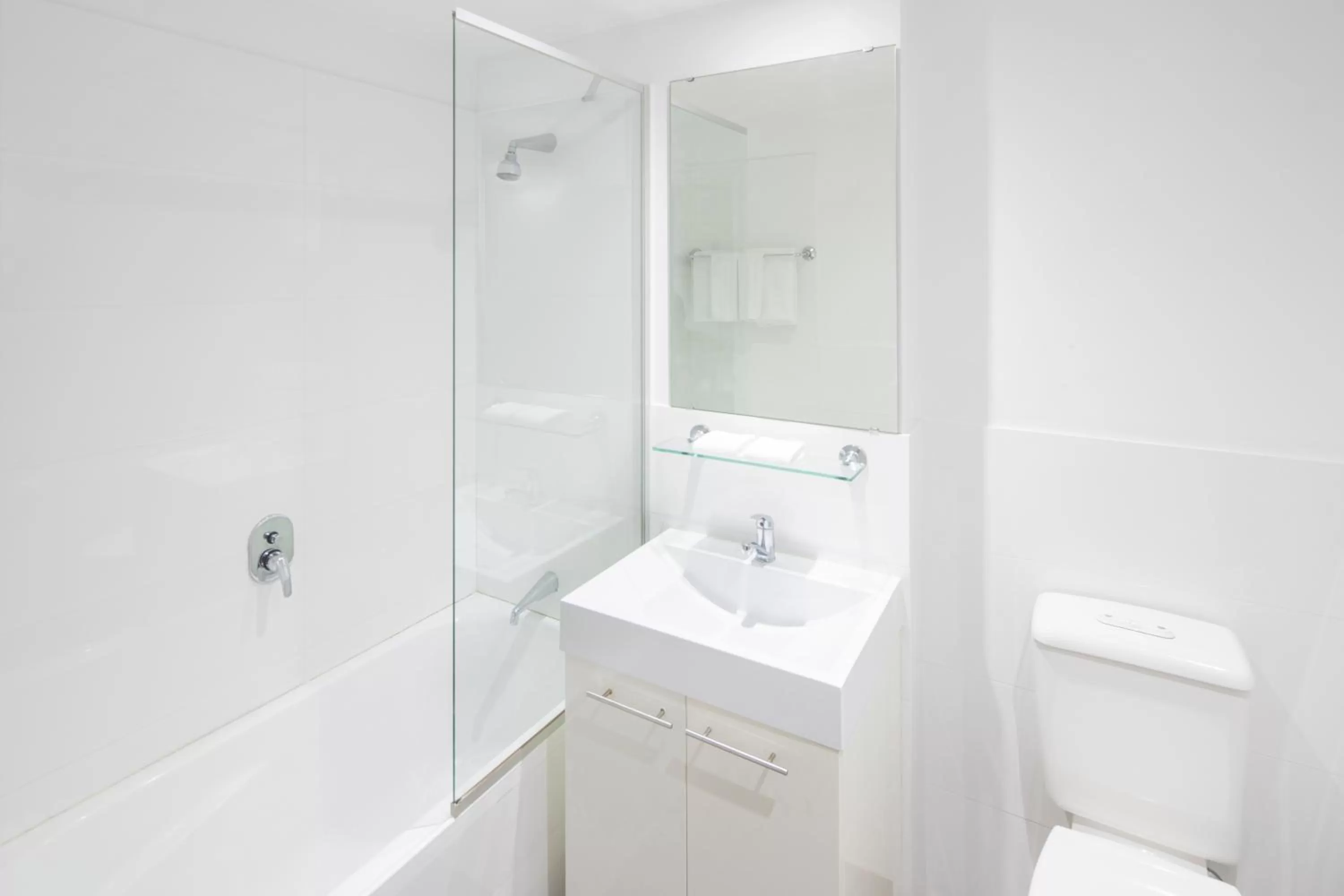 Bathroom in Mantra Castle Hill Sydney, an Accor Hotel