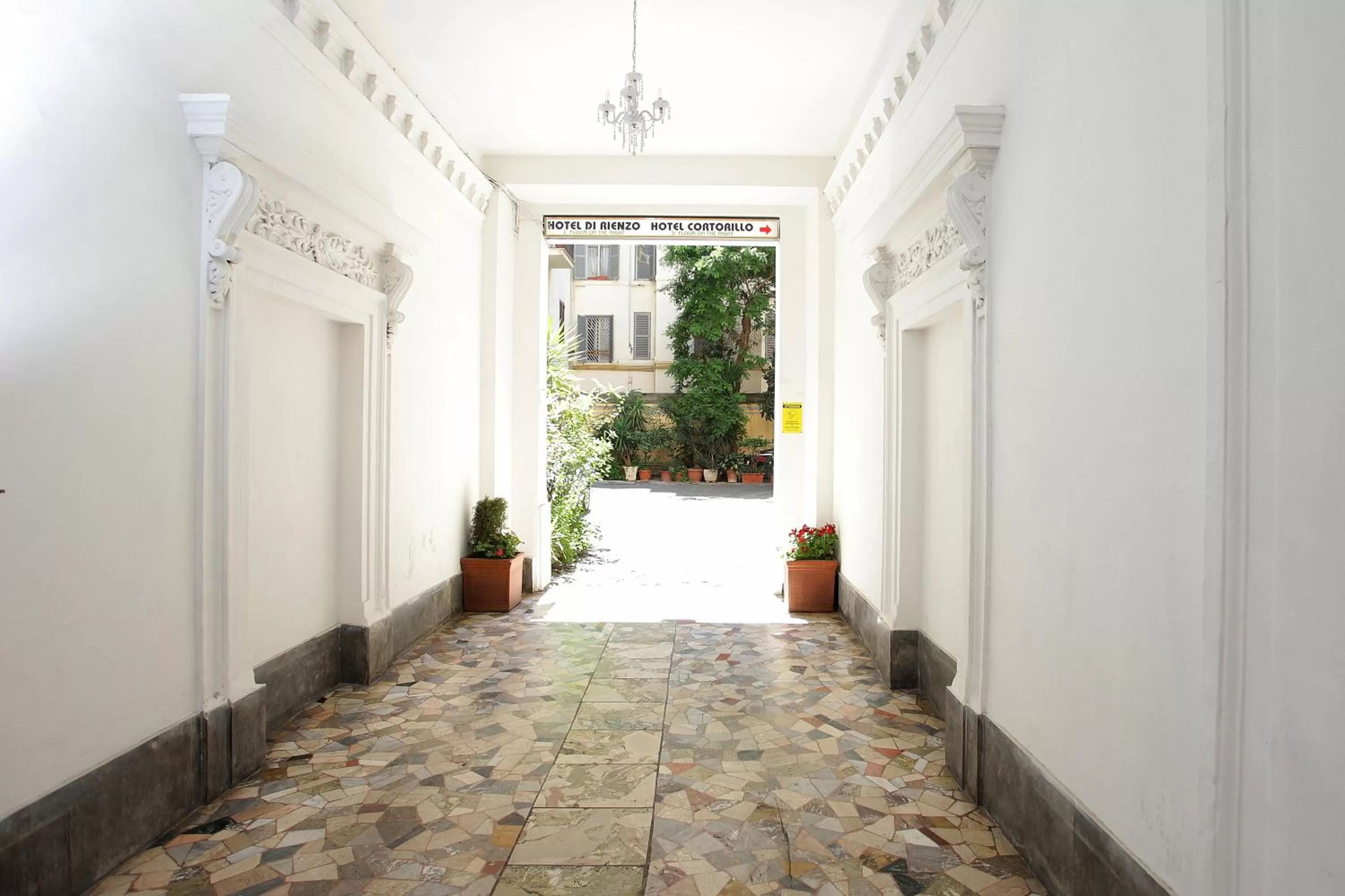 Facade/entrance in Hotel Hollywood