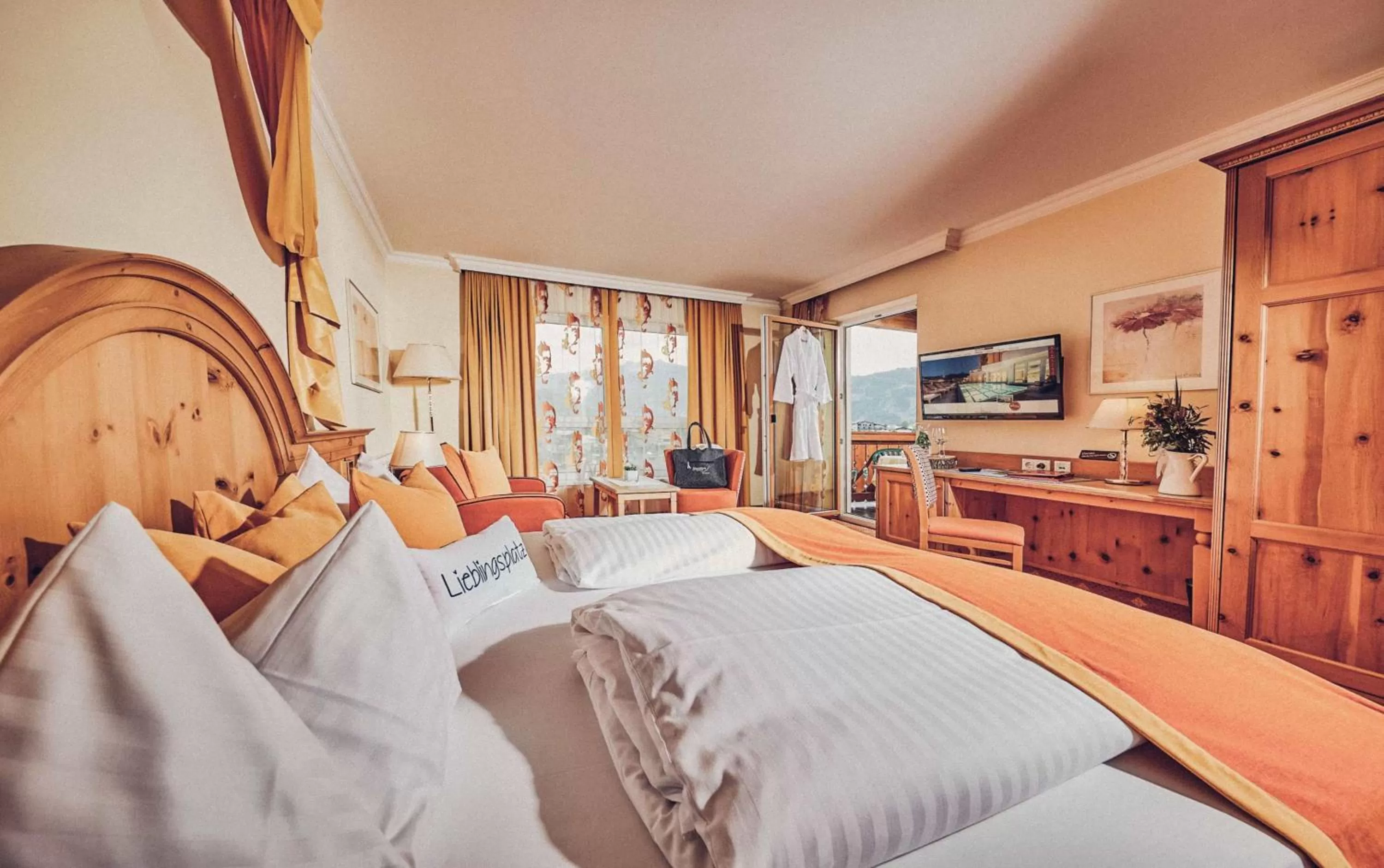 Photo of the whole room, Bed in Superior Sport und Familienresort Alpenblick