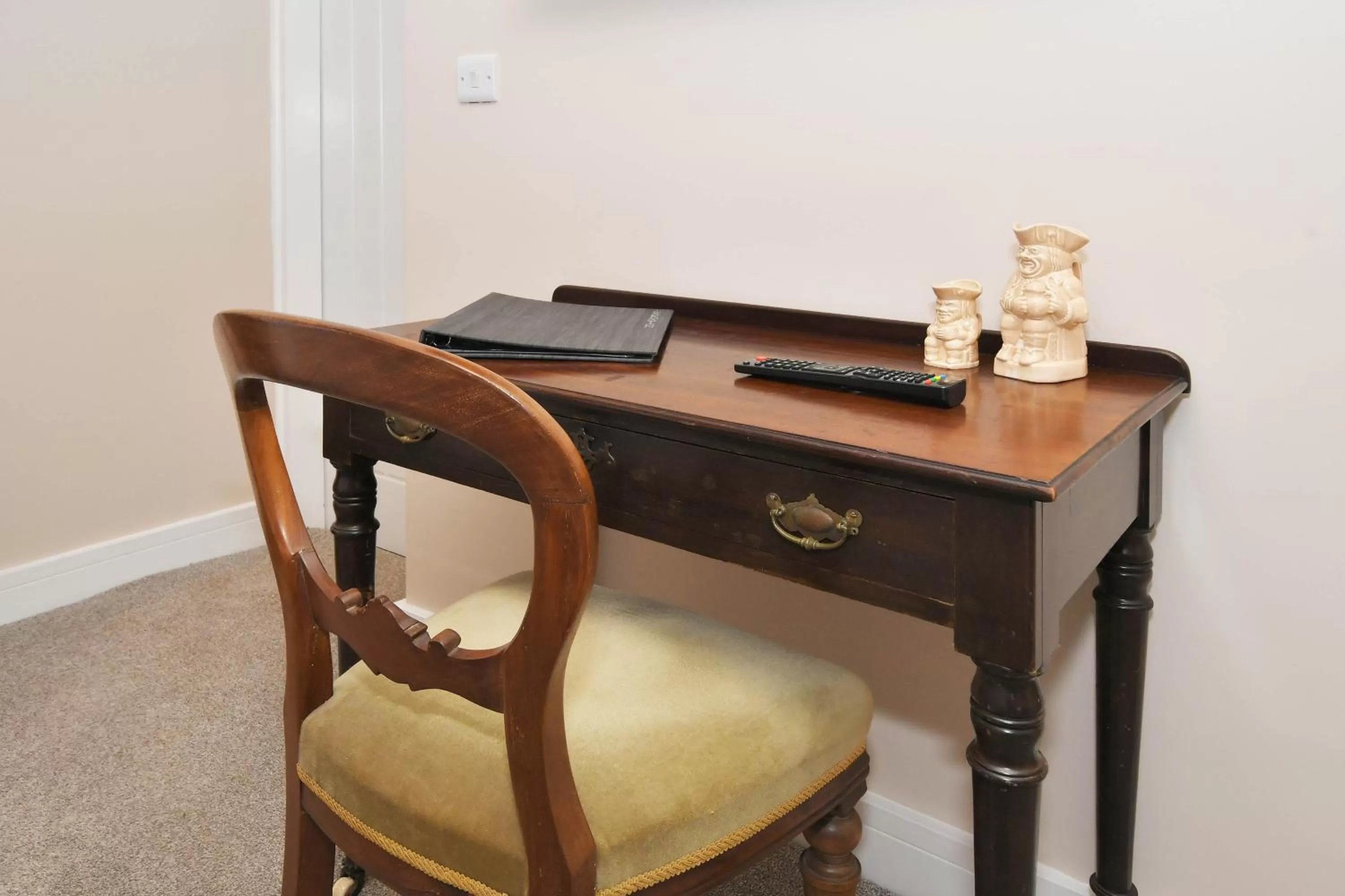 hair dresser in The Royal Oak