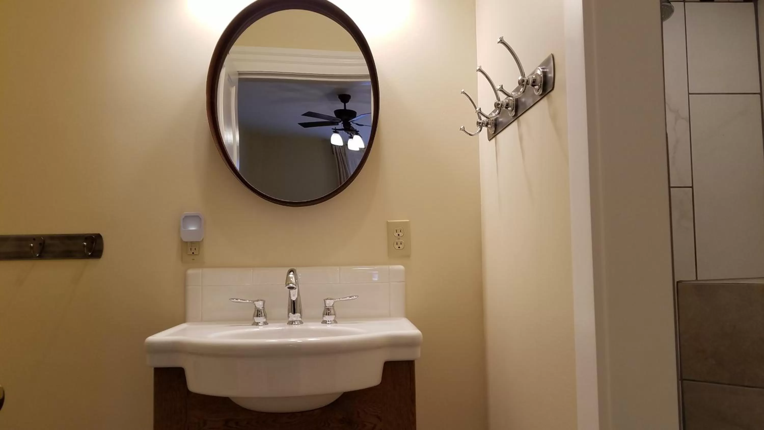 Bedroom in Hotel Ouray - for 12 years old and over