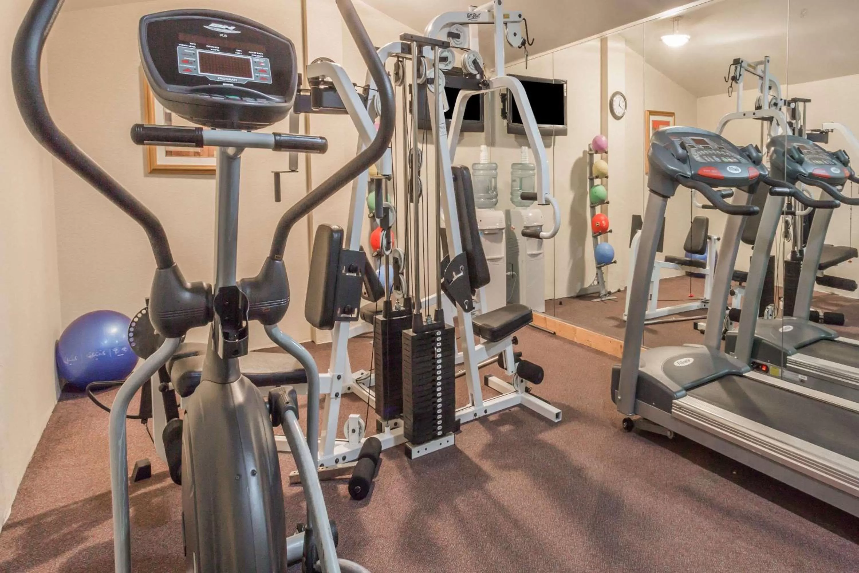 Fitness centre/facilities in Days Inn by Wyndham Camp Springs Andrews AFB