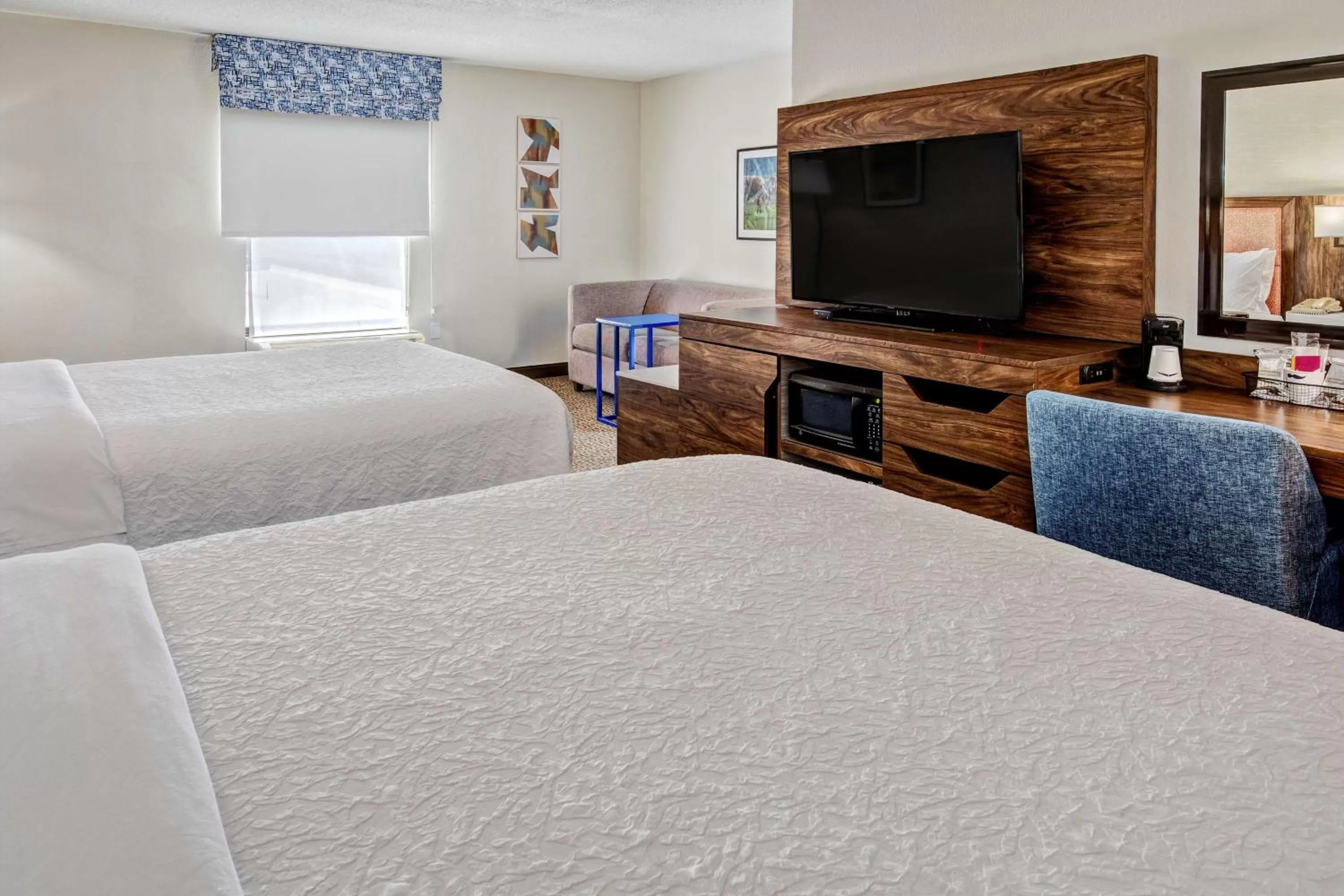 Bedroom, Bed in Hampton Inn Van Buren