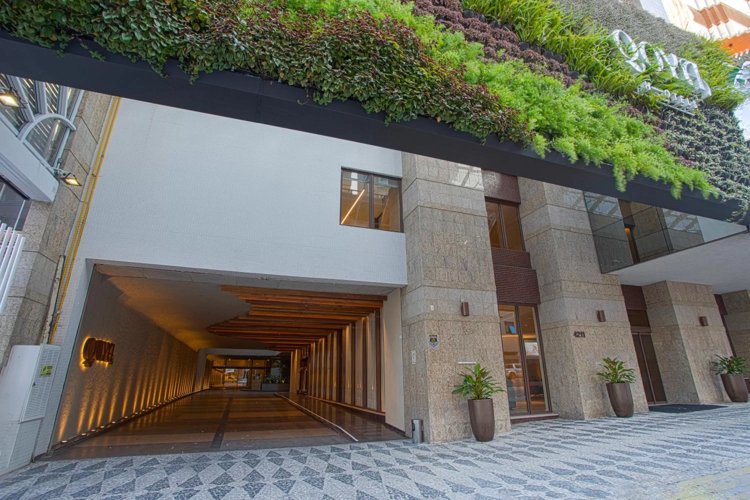 Facade/entrance in QOYA Hotel Curitiba, Curio Collection by Hilton