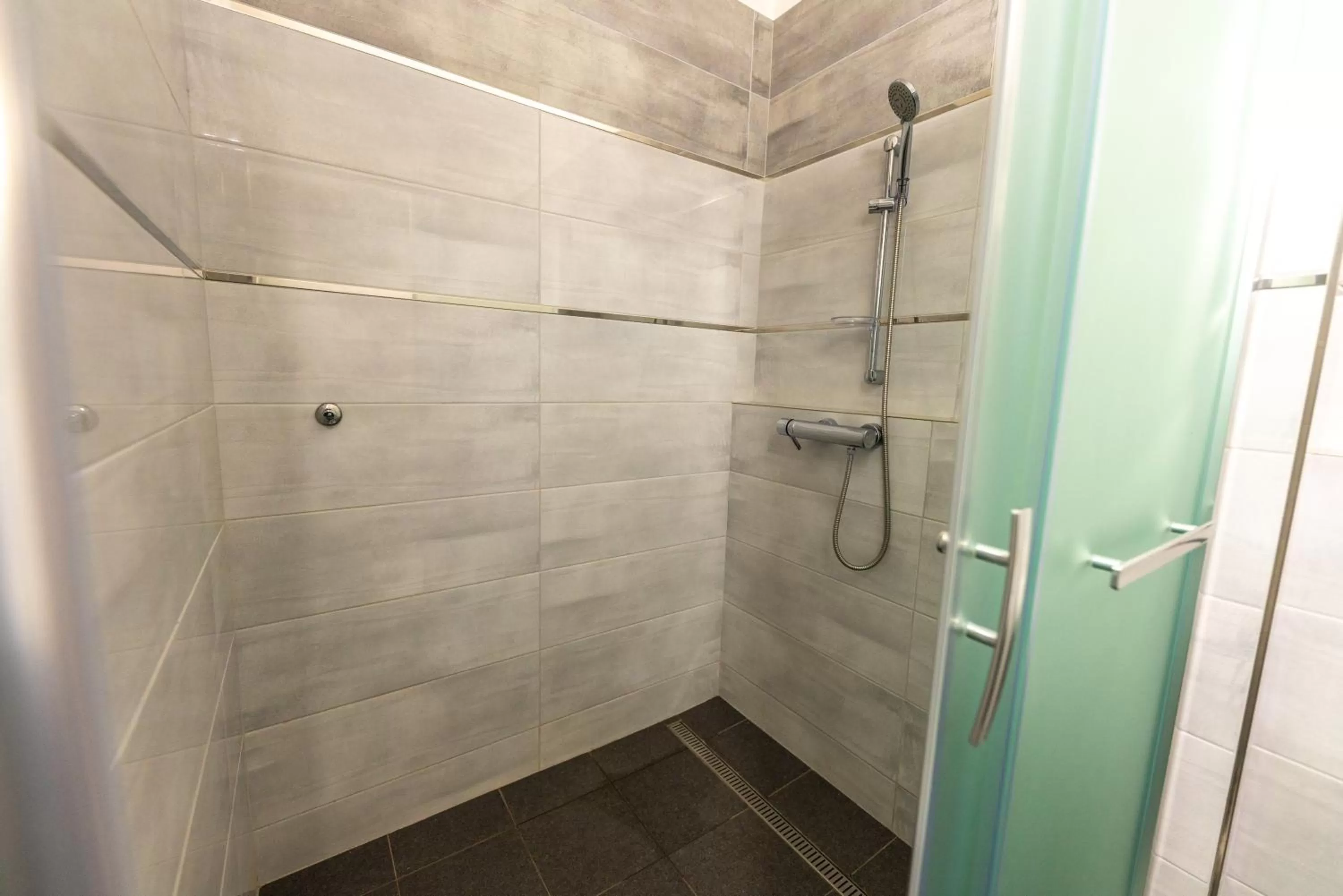 Shower, Bathroom in Hotel Třebovská restaurace